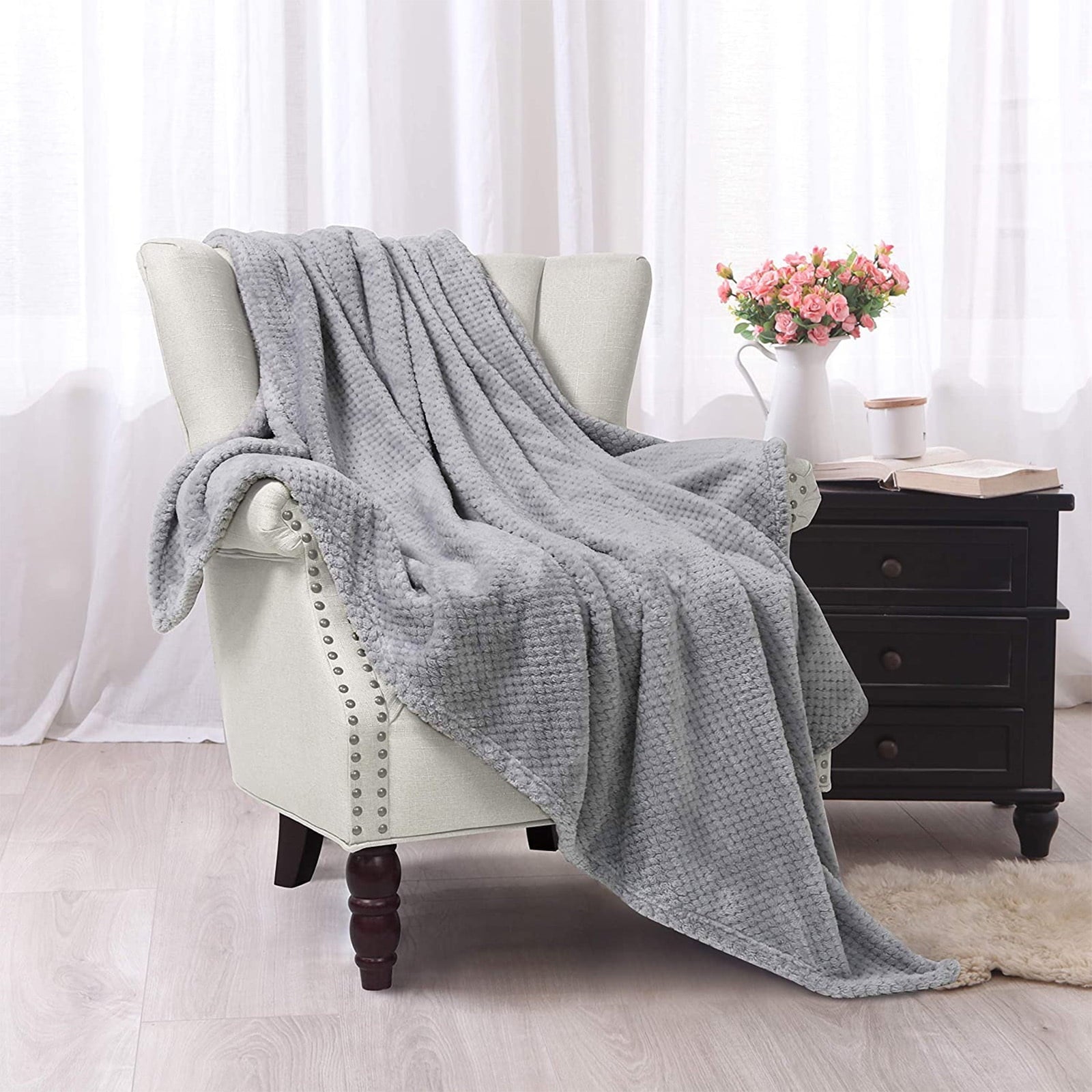 Lightweight Warm Waffle Textured Extra Large Fleece Blanket, Super Soft and Warm Throw Blanket for Couch, Sofa and Bed (Light Grey, 50... - Lightweight Plush Warm Blanket for All Seasons Detail