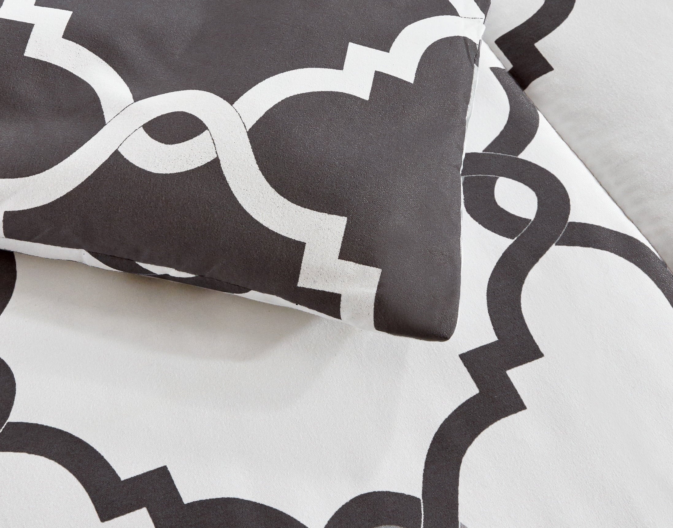 Luxurious Quilted 4 Piece Geometric Twin Comforter Set - Polyester Filling Reversible Washable Comforter Set - Cloud-Like Soft Lightweight Bed Comforter Detail