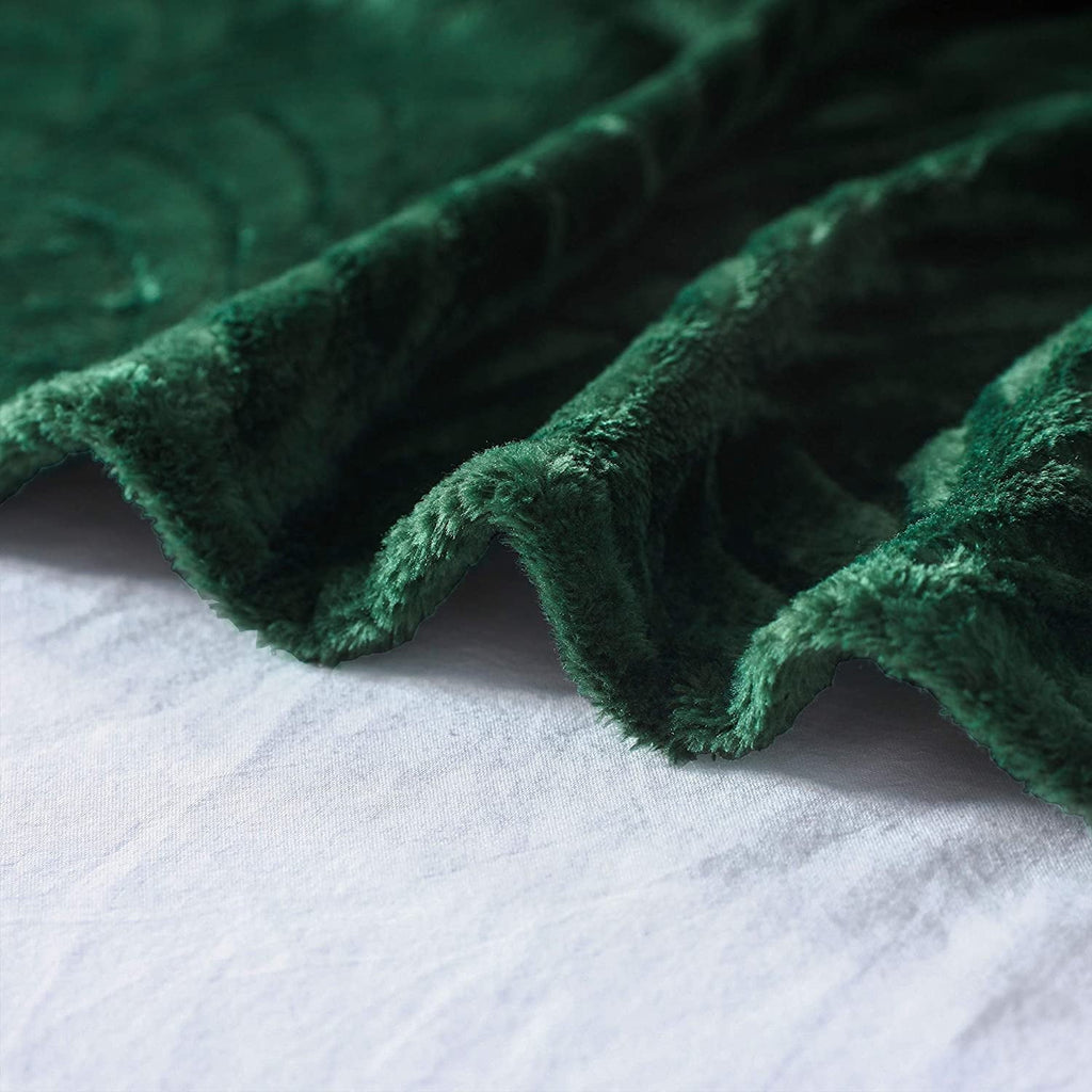 Decorative Knitted Fleece Throw Blanket for Couch, Soft Fluffy Sofa Bed Blanket with Vintage Pattern for All Season, Warm and Lightweigh... - Super Soft Reversible Sherpa Flannel Blanket Detail