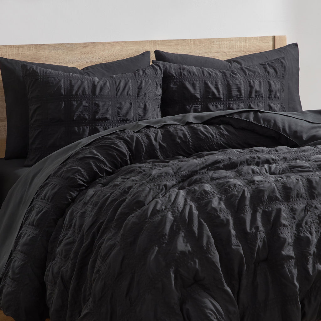 Heavyweight Warmth Queen Comforter Set, Seersucker Queen Size Comforter Set, 7-Pc All Season Bedding Comforter Set, Black - All-Season Down Alternative Comforter Insert Detail