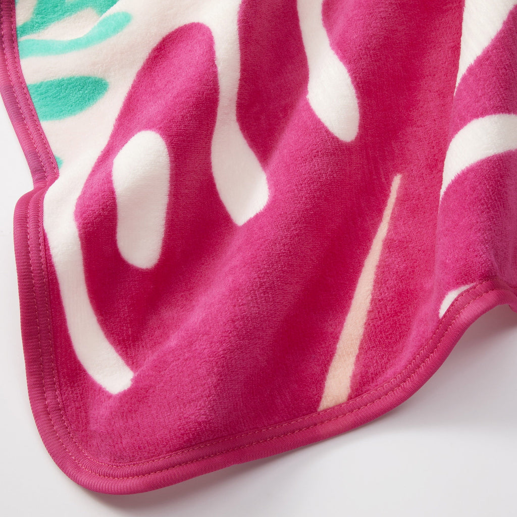 Cozy Fleece Kids Pink White Print Fleece Throw Blanket, 46 x 60 - Luxury Knitted Decorative Throw Blanket with Fringes Detail