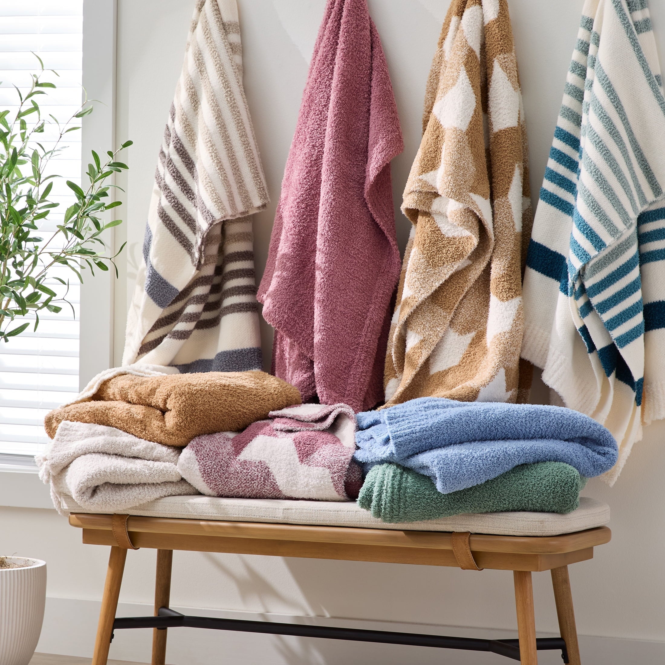 Super Soft Flannel Cozy Knit Throw, Dark Caramel, 50x72" - Cozy Fleece Throw Blanket for Couch & Bed Detail