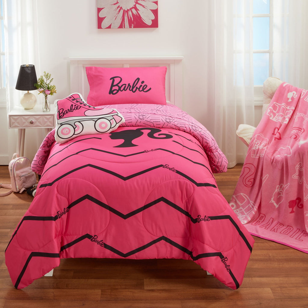 Hypoallergenic Cloud Kids 2 Piece Pink Black Chevron Reversible Comforter and Pillowcase set, Twin/full - Hypoallergenic Ultra-Fluffy Quilt for Winter Detail