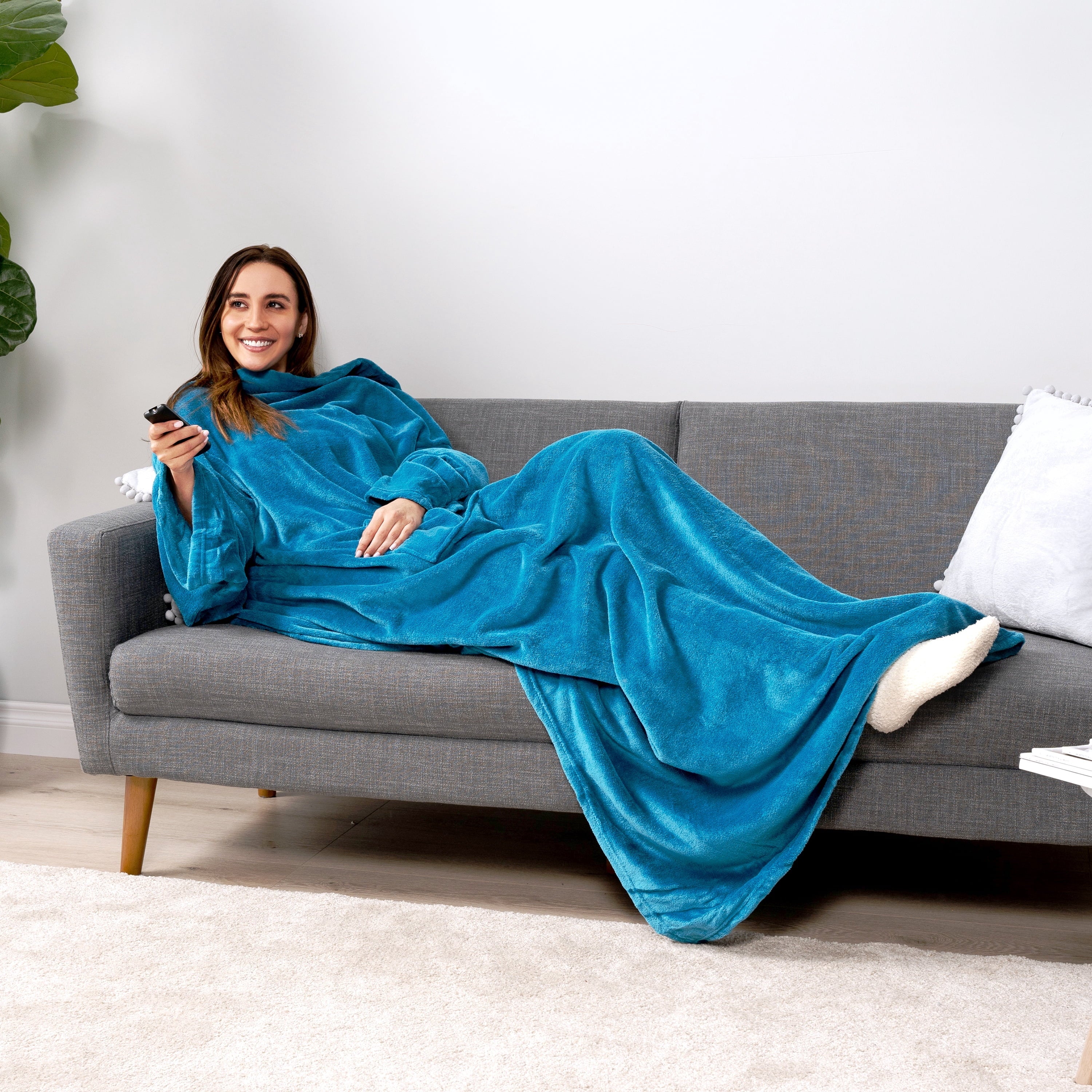 Lightweight Warm Wearable Blanket with Sleeves for Adult Women Men, Cozy Fleece Warm Wrap Throw Blanket with Arms, Pocket, Gifts for C... - Lightweight Plush Warm Blanket for All Seasons Detail