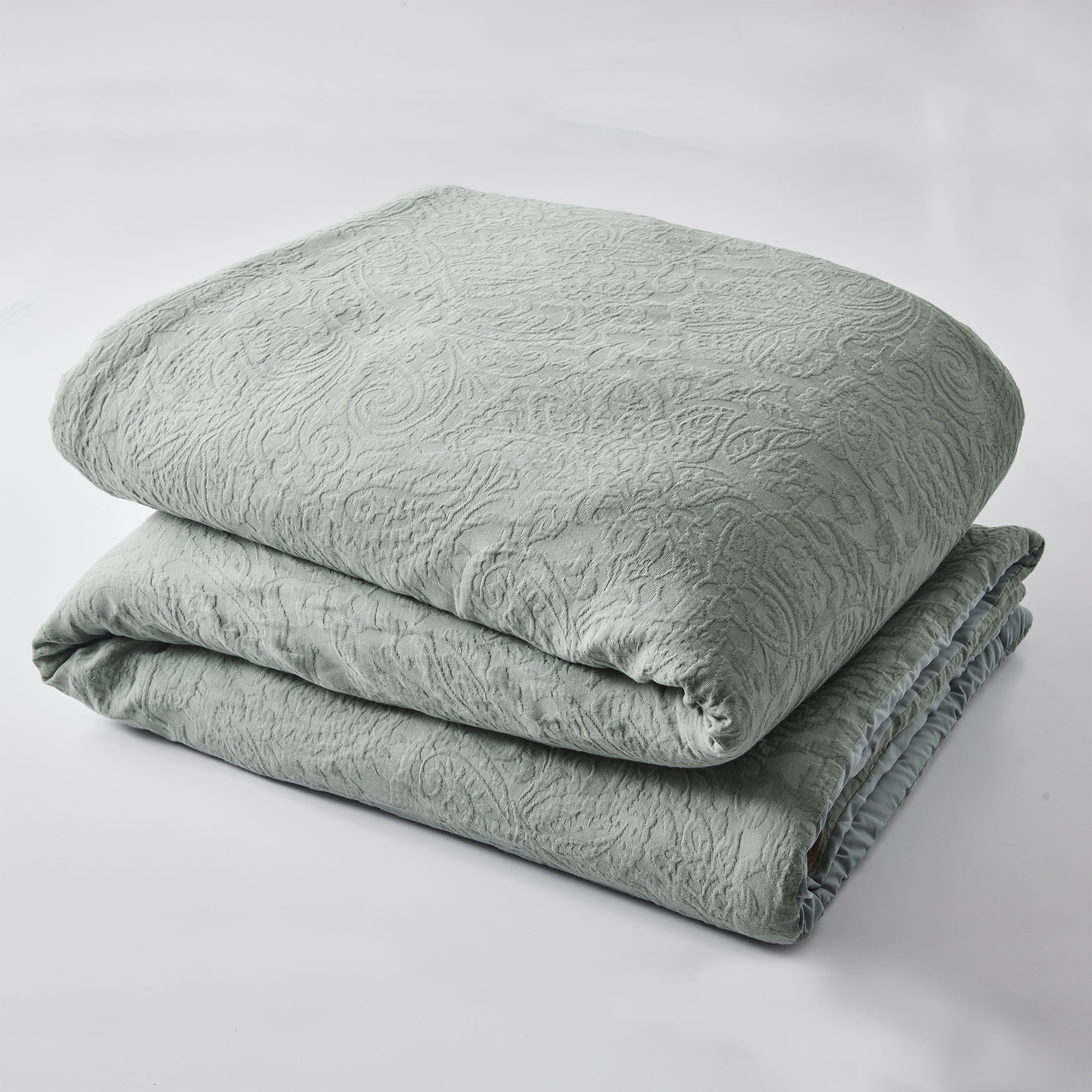 Fluffy Down Alternative 3-Piece Sage Floral Comforter Set, Full/Queen - Cloud-Like Soft Lightweight Bed Comforter Detail