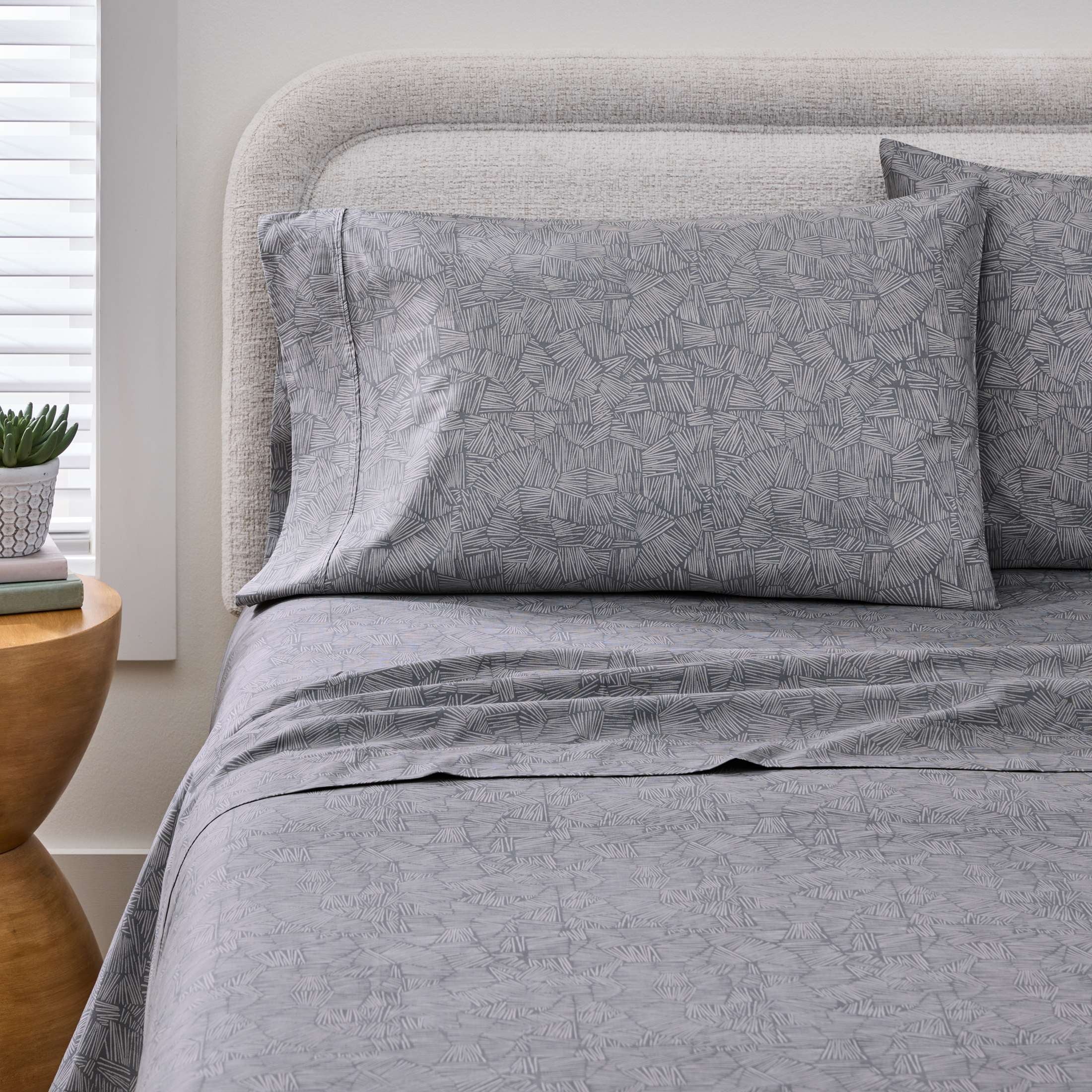 Breathable Luxury 300 Thread Count 4-Piece Cotton Percale Ziggy Geo Print Grey Flannel Bed Sheet Set, Full - Cooling Hotel Quality Bedding Sheets and Pillowcases Detail