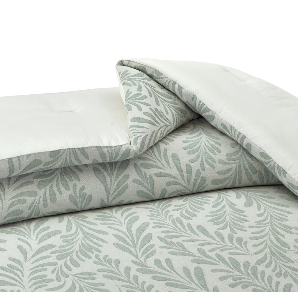 All-Season Botanical 3-Piece Comforter Set, Green, Full Queen, All Ages - Luxurious Quilted Duvet Cover Set Detail
