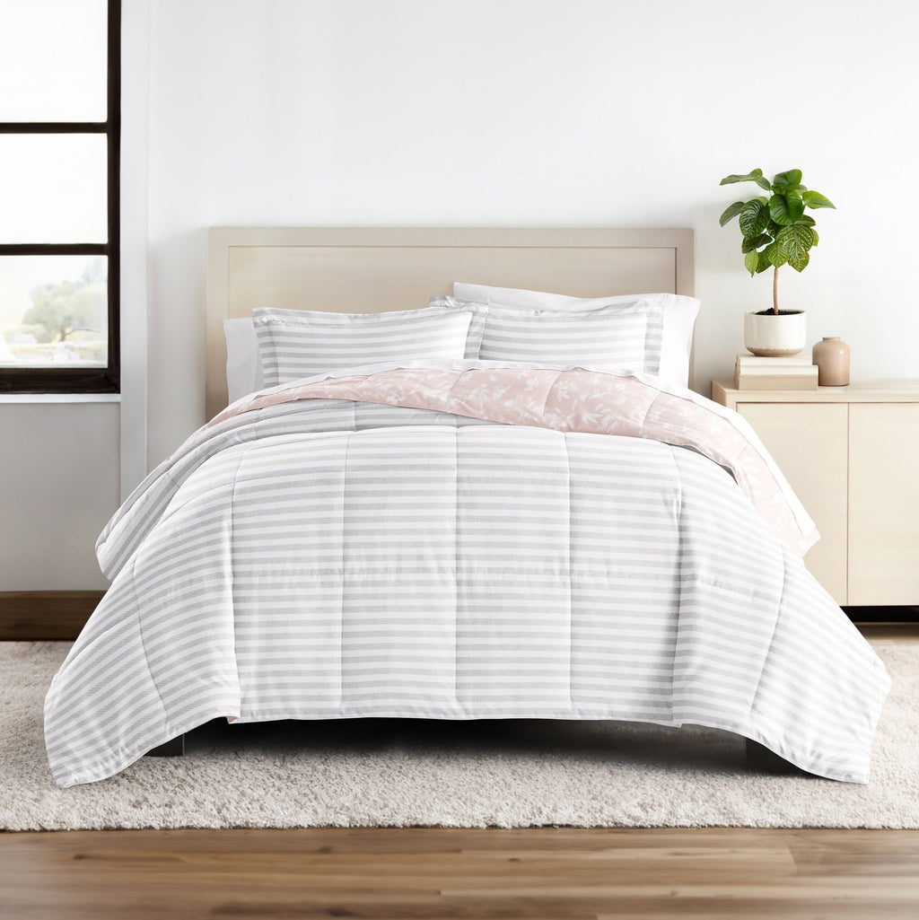 Hypoallergenic Cloud All Season Ultra Soft Comforter Set Lightweight Bedding in Pressed Flowers for Full/Queen Size - All-Season Down Alternative Comforter Insert Detail