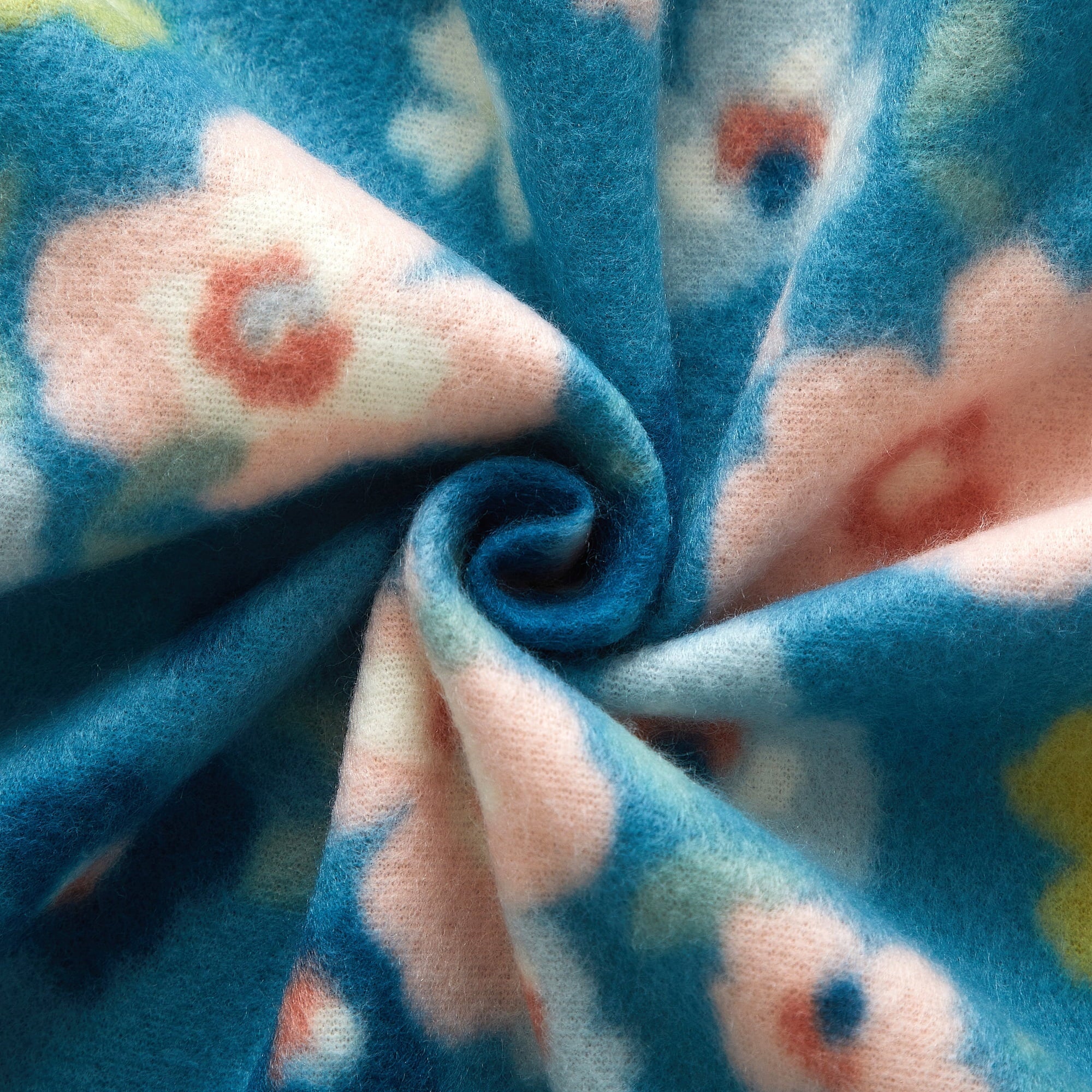 Decorative Knitted Cozy Fleece Throw Blanket Delightful Floral 50" x 60", All Ages - Cozy Fleece Throw Blanket for Couch & Bed Detail