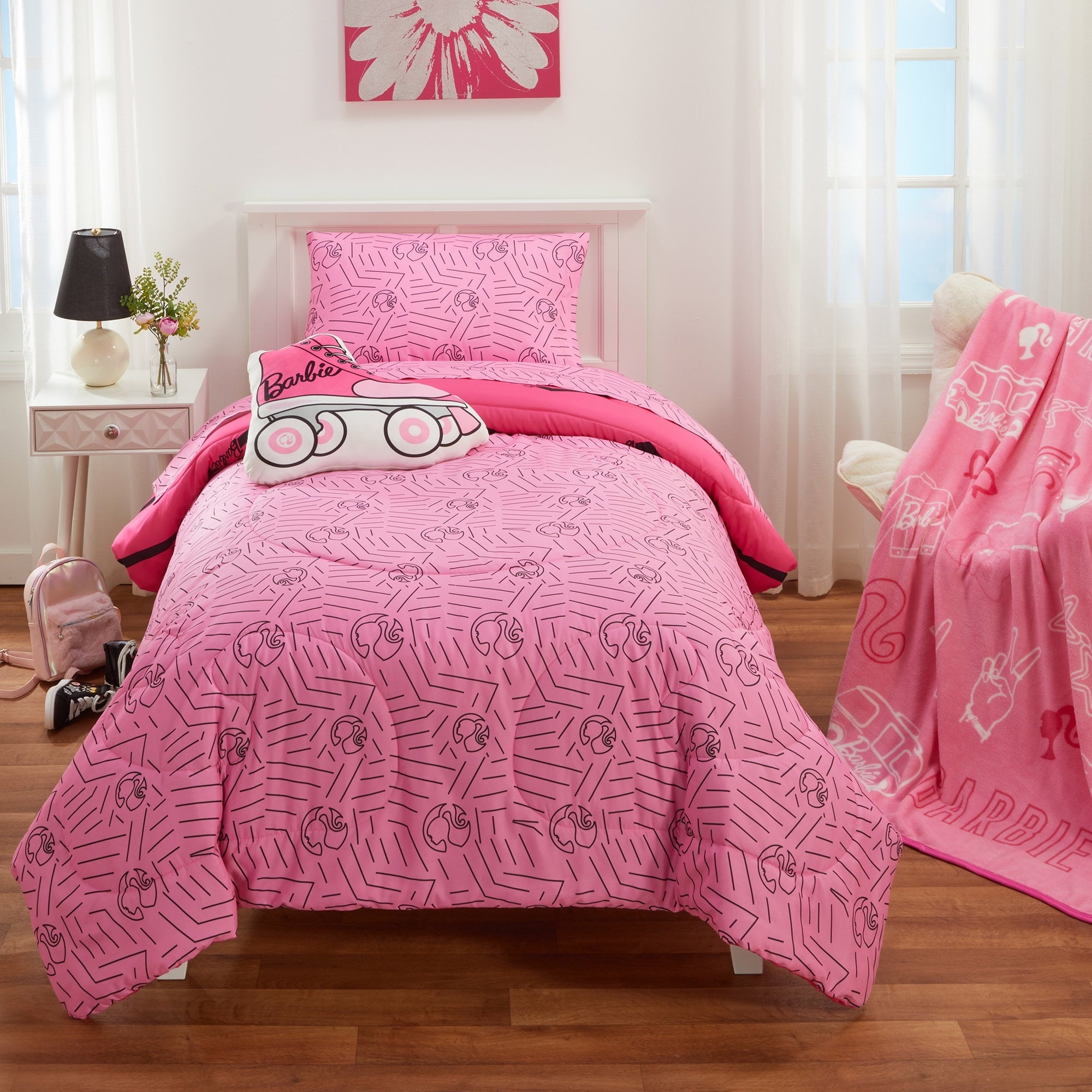 Hypoallergenic Cloud Kids 2 Piece Pink Black Chevron Reversible Comforter and Pillowcase set, Twin/full - Hypoallergenic Ultra-Fluffy Quilt for Winter Detail