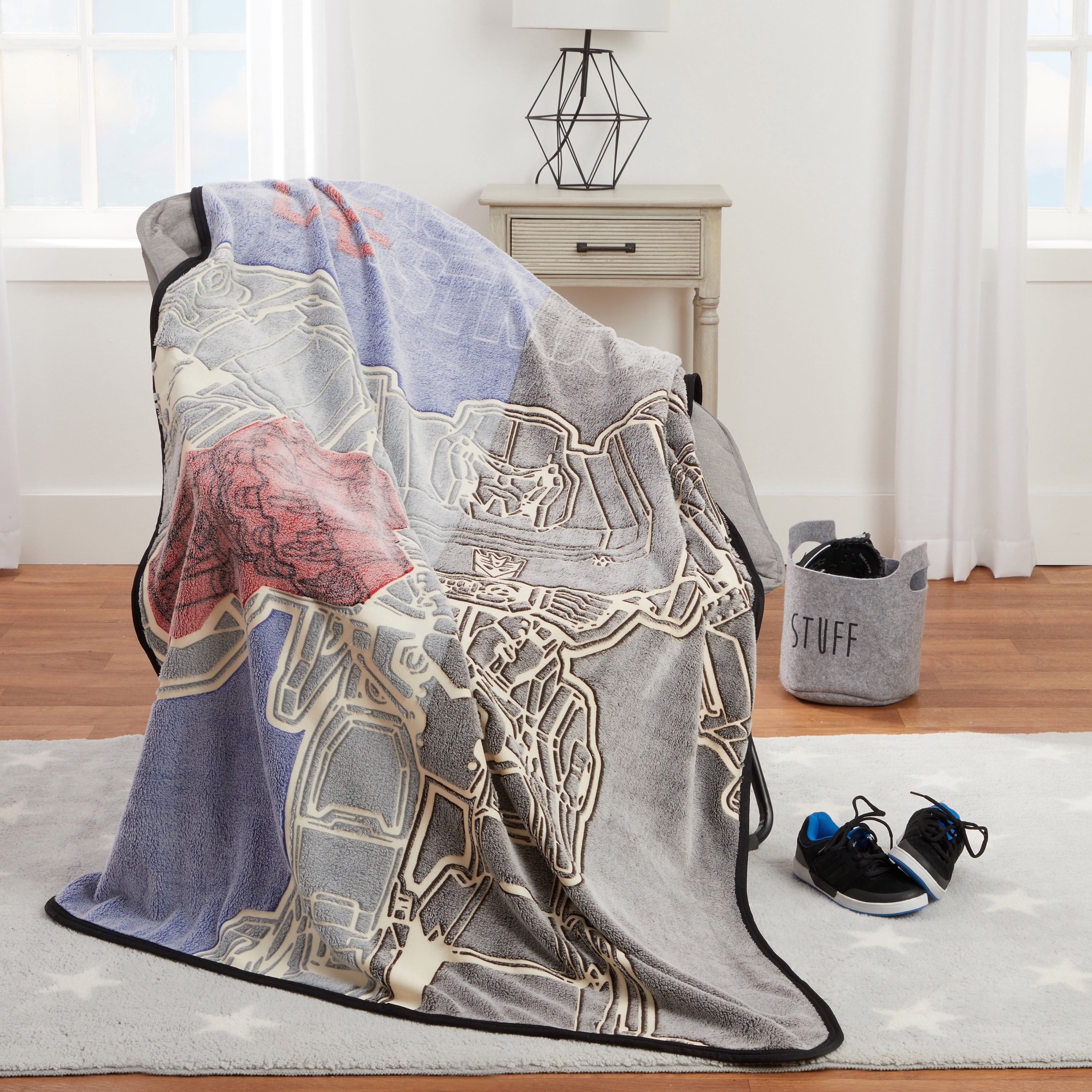 Reversible Sherpa Kids Fleece Throw Blanket, 46x60, Glows-In-The-Dark - Lightweight Plush Warm Blanket for All Seasons Detail