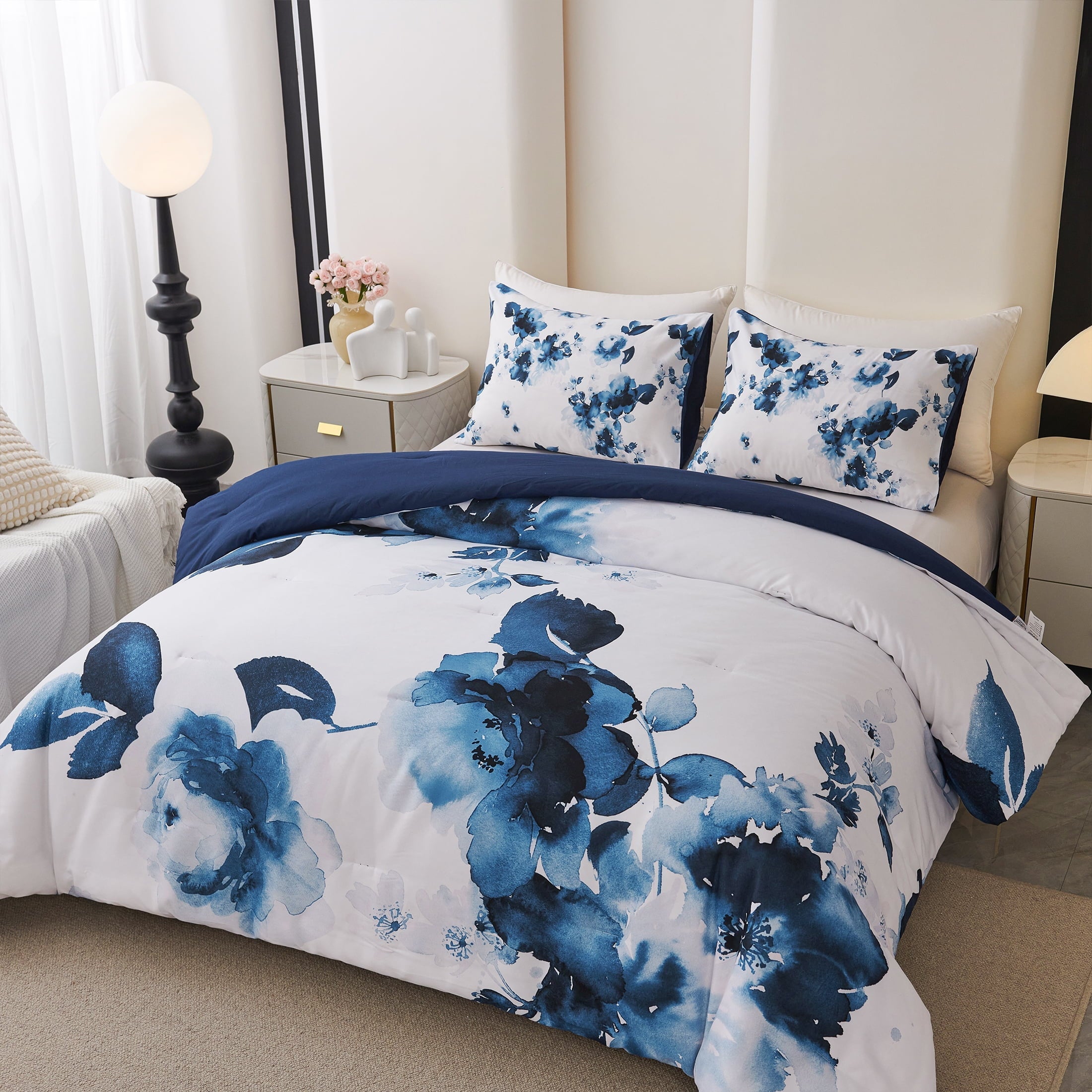 All-Season 3 Pieces Blue and White Floral Comforter Set King Size, Flower Bedding with Watercolor Flowers Pattern for Women, Rev... - All-Season Down Alternative Comforter Insert Detail