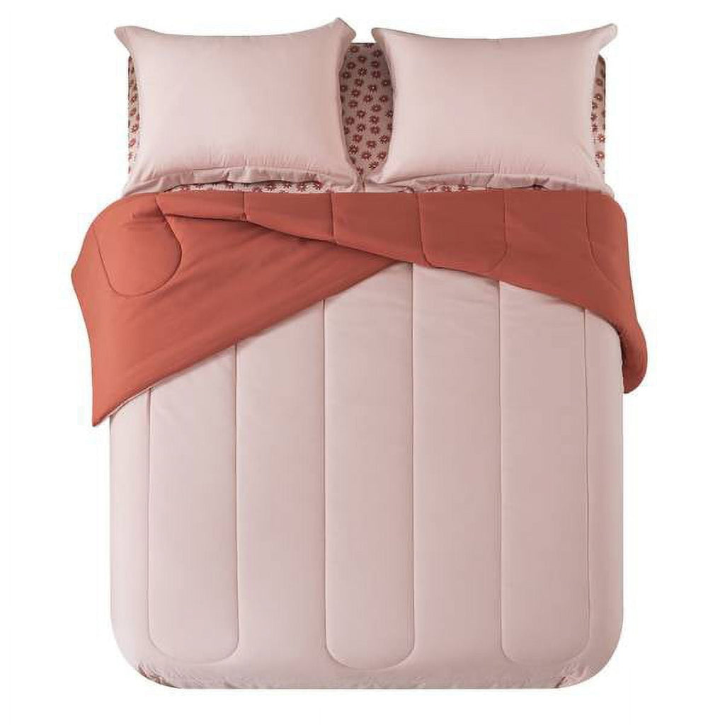 Hypoallergenic Cloud 7-Piece Reversible Bed in a Bag Comforter Set with Sheets, Pink, Queen - Luxurious Quilted Duvet Cover Set Detail