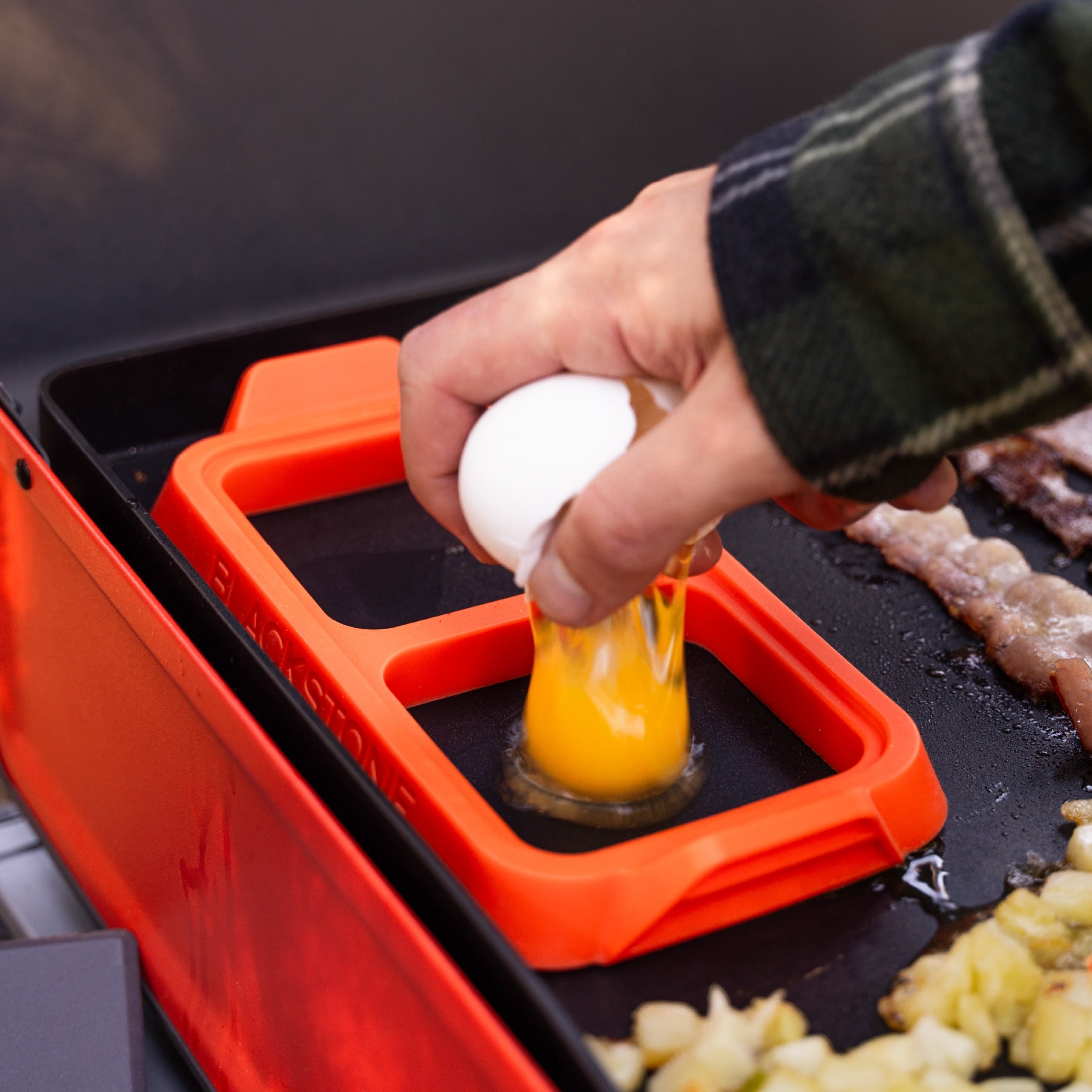 High-Precision Silicone Egg Ring Tray Set with Heat-Resistant Handles, 2-Piece - Professional Kitchen Tool for Culinary Enthusiasts Detail