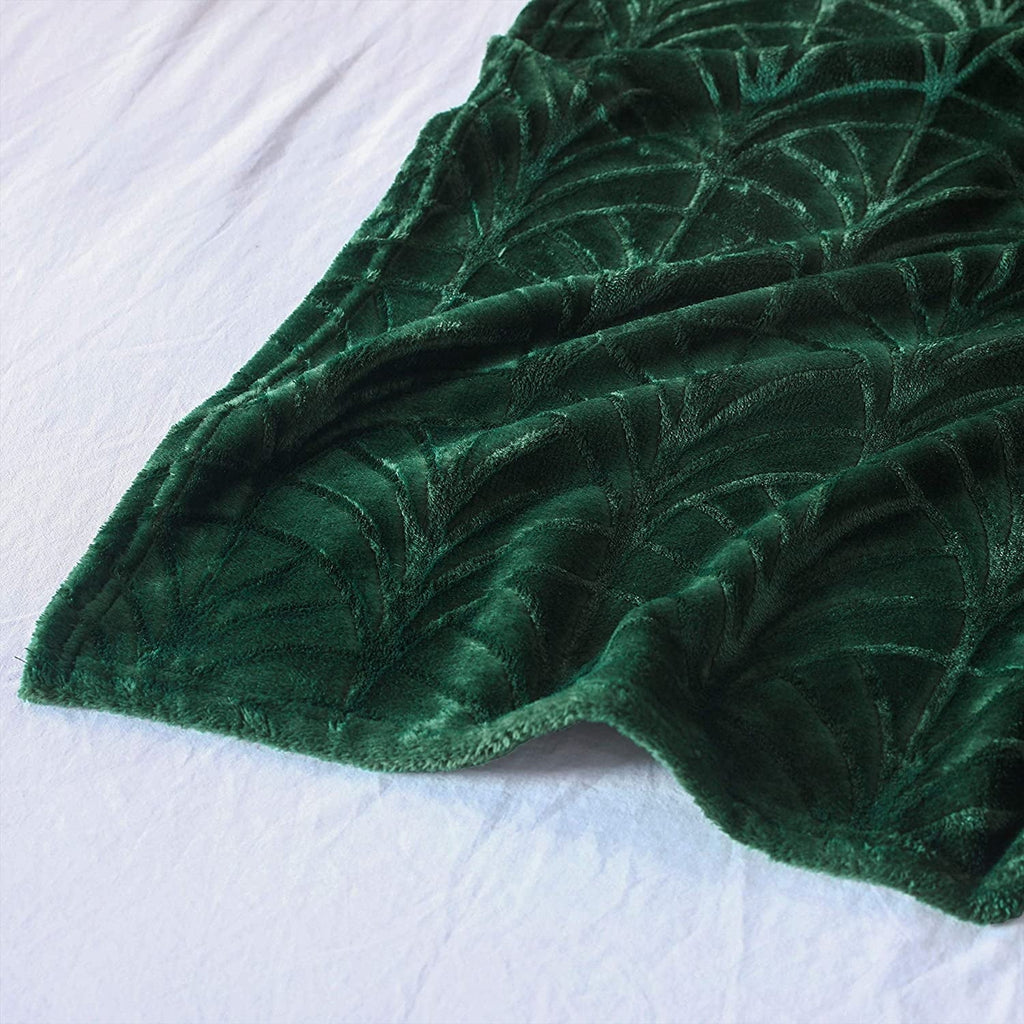 Decorative Knitted Fleece Throw Blanket for Couch, Soft Fluffy Sofa Bed Blanket with Vintage Pattern for All Season, Warm and Lightweigh... - Super Soft Reversible Sherpa Flannel Blanket Detail