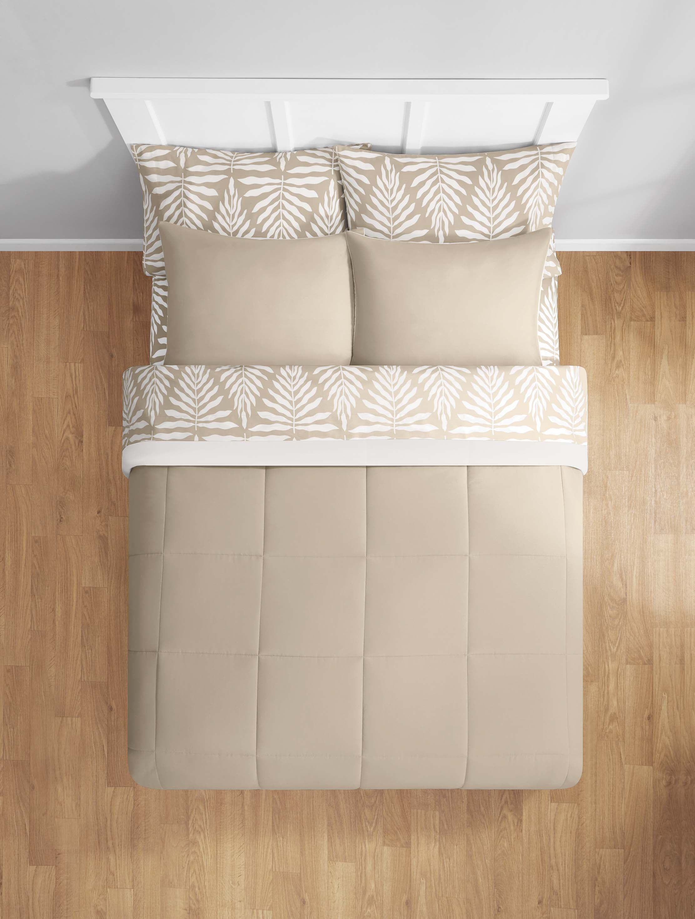 Fluffy Down Alternative All in One Reversible Comforter and Sheet Set- 7 Piece, Queen, Beige Palm - Hypoallergenic Ultra-Fluffy Quilt for Winter Detail