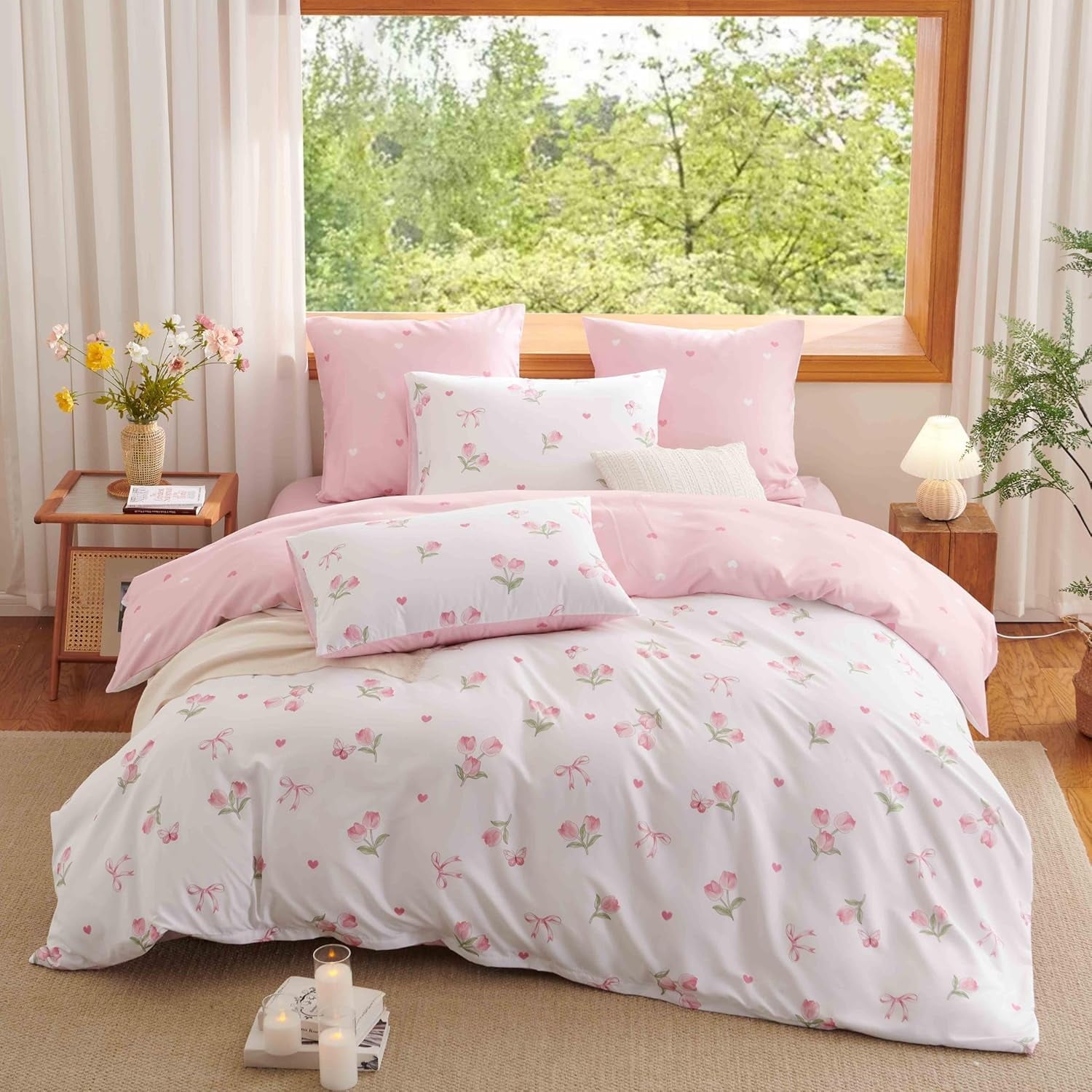 Fluffy Down Alternative Pink Tulip Queen Comforter Set, 3-Piece Pink Flowers Reversible Soft Bedding Set or Adults All Season - Cloud-Like Soft Lightweight Bed Comforter Detail