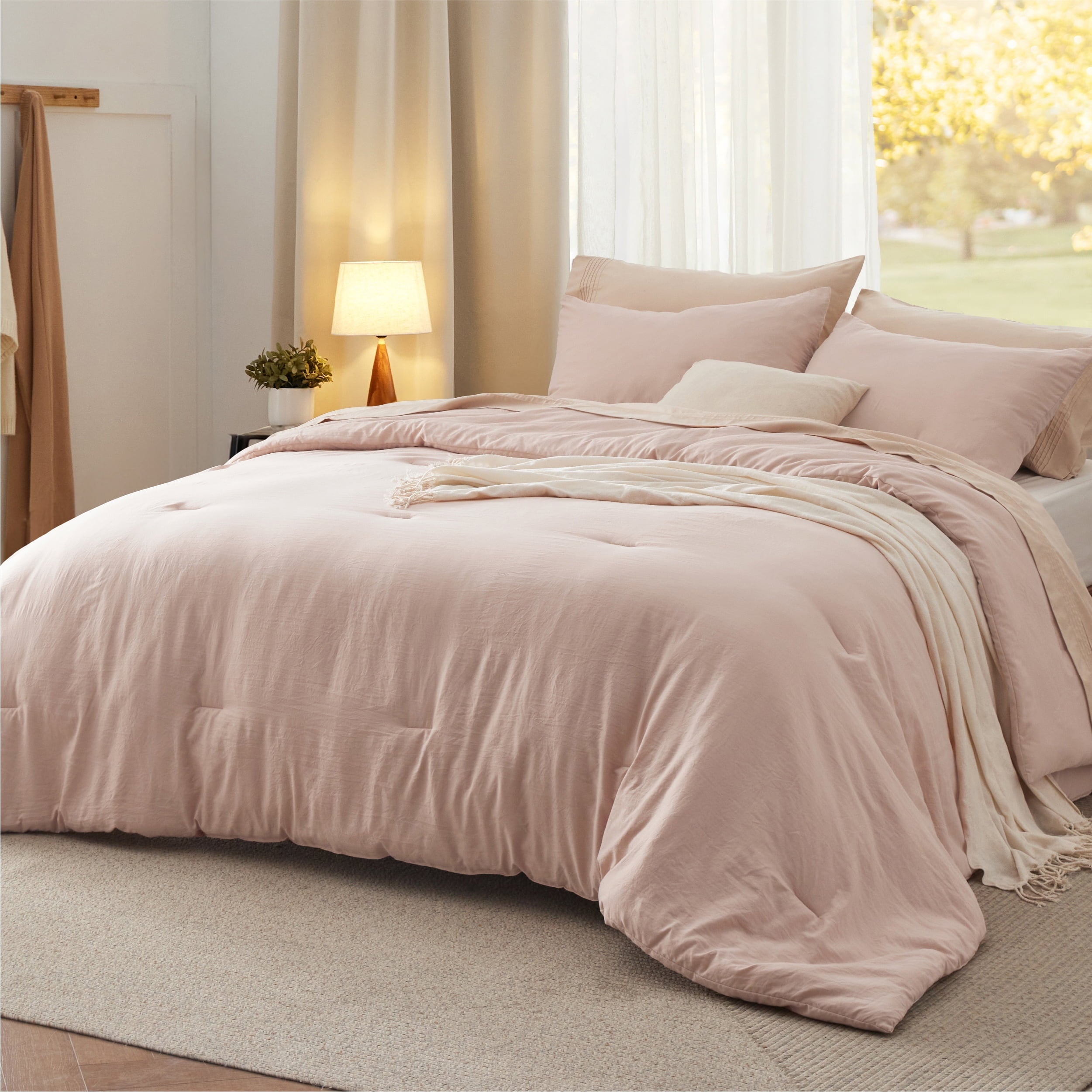 Fluffy Down Alternative 2 Pieces Twin Comforter Bedding Set, Pink Comforter Set for All Seasons, 1 Lightweight Prewashed Comforter and 1 Pill... - Cloud-Like Soft Lightweight Bed Comforter Detail