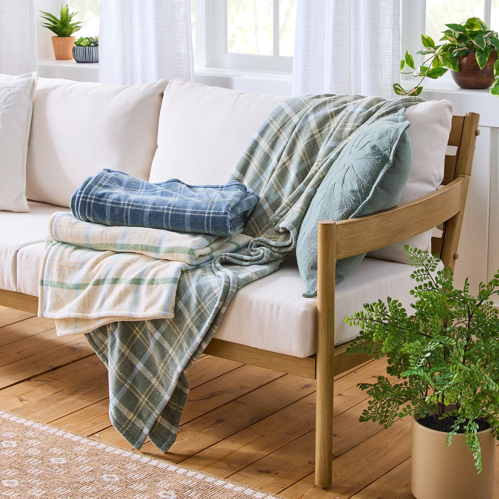 Decorative Knitted Woven Chenille Plaid Throw Blanket, Green River , 50x72 Inches - Cozy Fleece Throw Blanket for Couch & Bed Detail