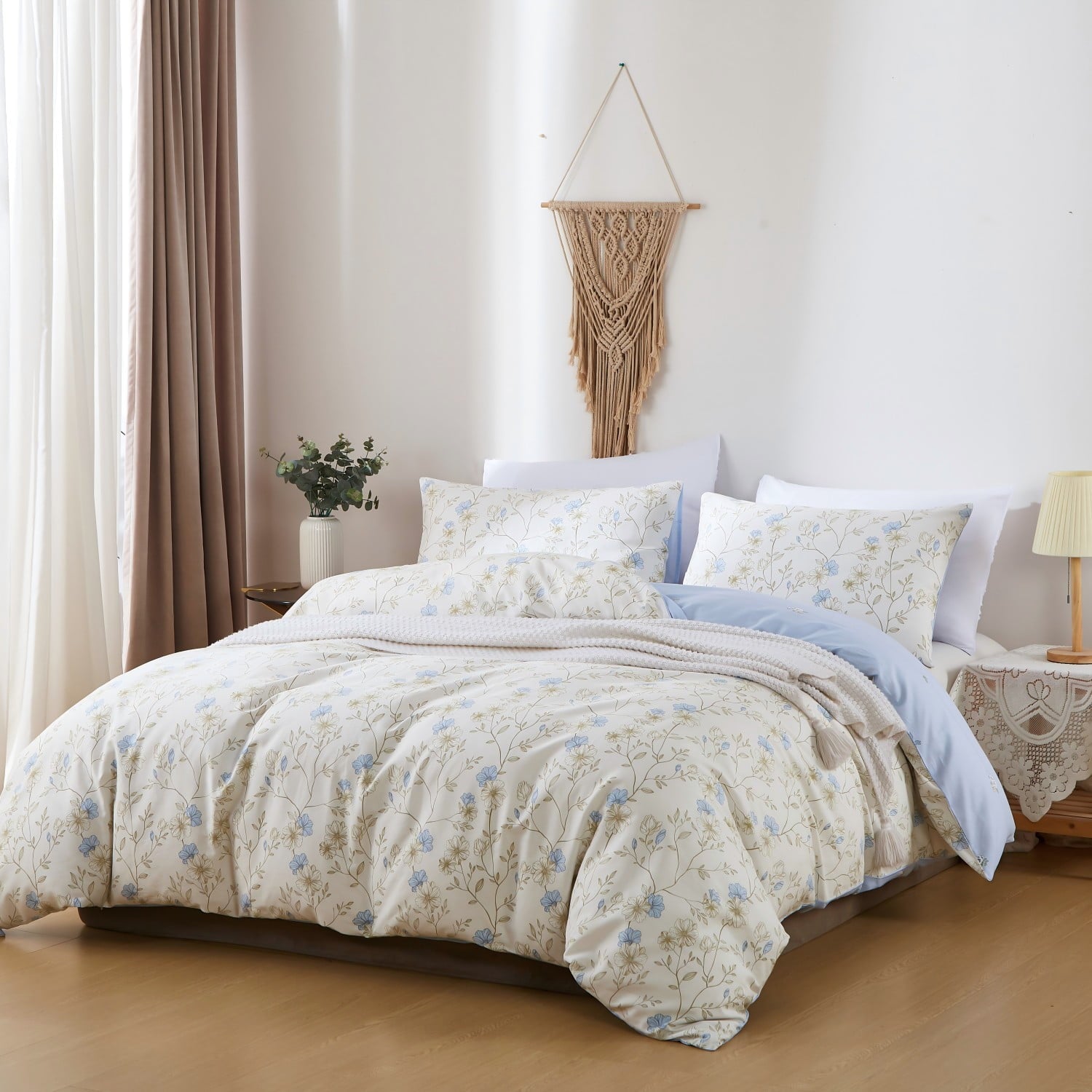 Luxurious Quilted Cotton Comforter Sets Queen Size, 3 Pieces Botanical Blue Floral Reversible Bedding Sets for Adults All Season - All-Season Down Alternative Comforter Insert Detail