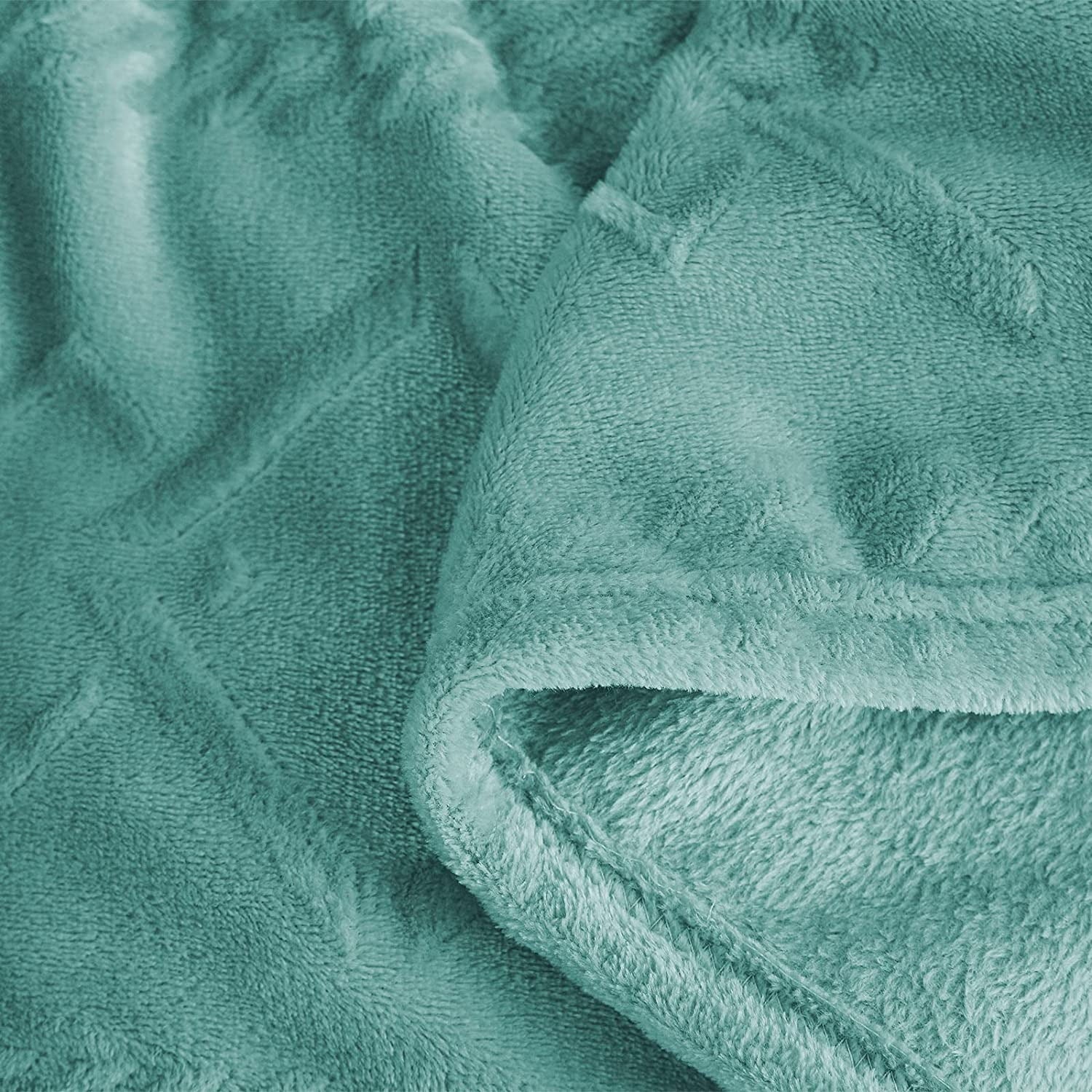 Reversible Sherpa Queen Size Soft Bed Blanket, Warm Fuzzy Luxury Bed Blankets, Decorative Geometry Pattern Plush Throw Blanket for Bed,... - Super Soft Reversible Sherpa Flannel Blanket Detail