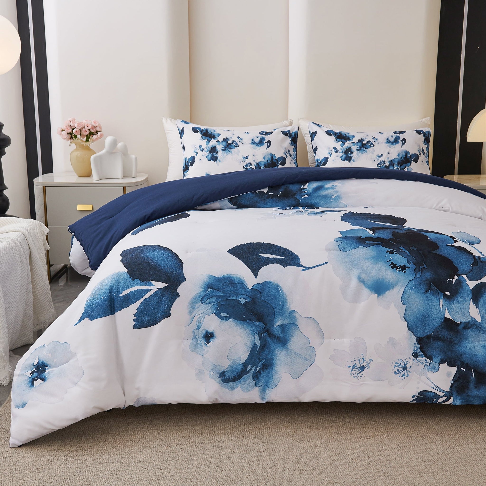 All-Season 3 Pieces Blue and White Floral Comforter Set King Size, Flower Bedding with Watercolor Flowers Pattern for Women, Rev... - All-Season Down Alternative Comforter Insert Detail