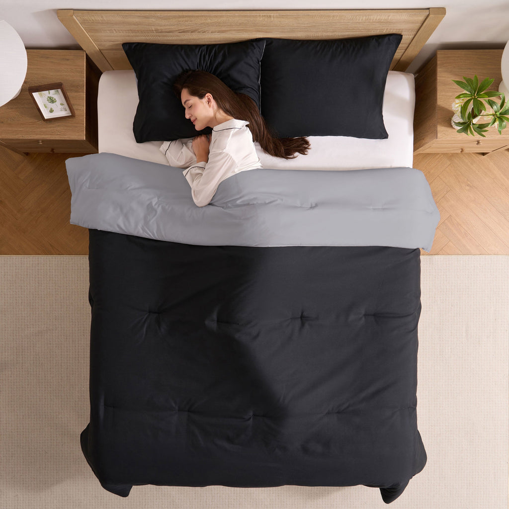 All-Season Comforter Sets, All Season Lightweight Reversible Queen Comforter Set, 3-Pc Bedding Sets, Black/Charcoal gray - All-Season Down Alternative Comforter Insert Detail