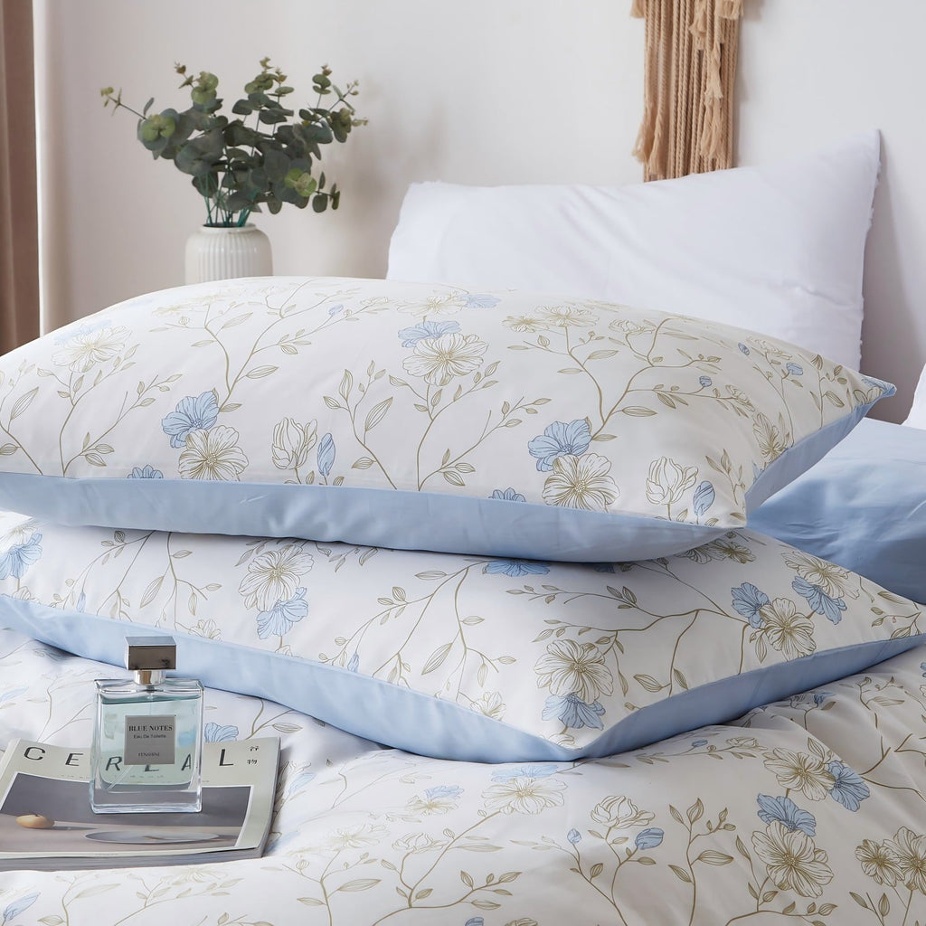 Luxurious Quilted Cotton Comforter Sets Queen Size, 3 Pieces Botanical Blue Floral Reversible Bedding Sets for Adults All Season - All-Season Down Alternative Comforter Insert Detail