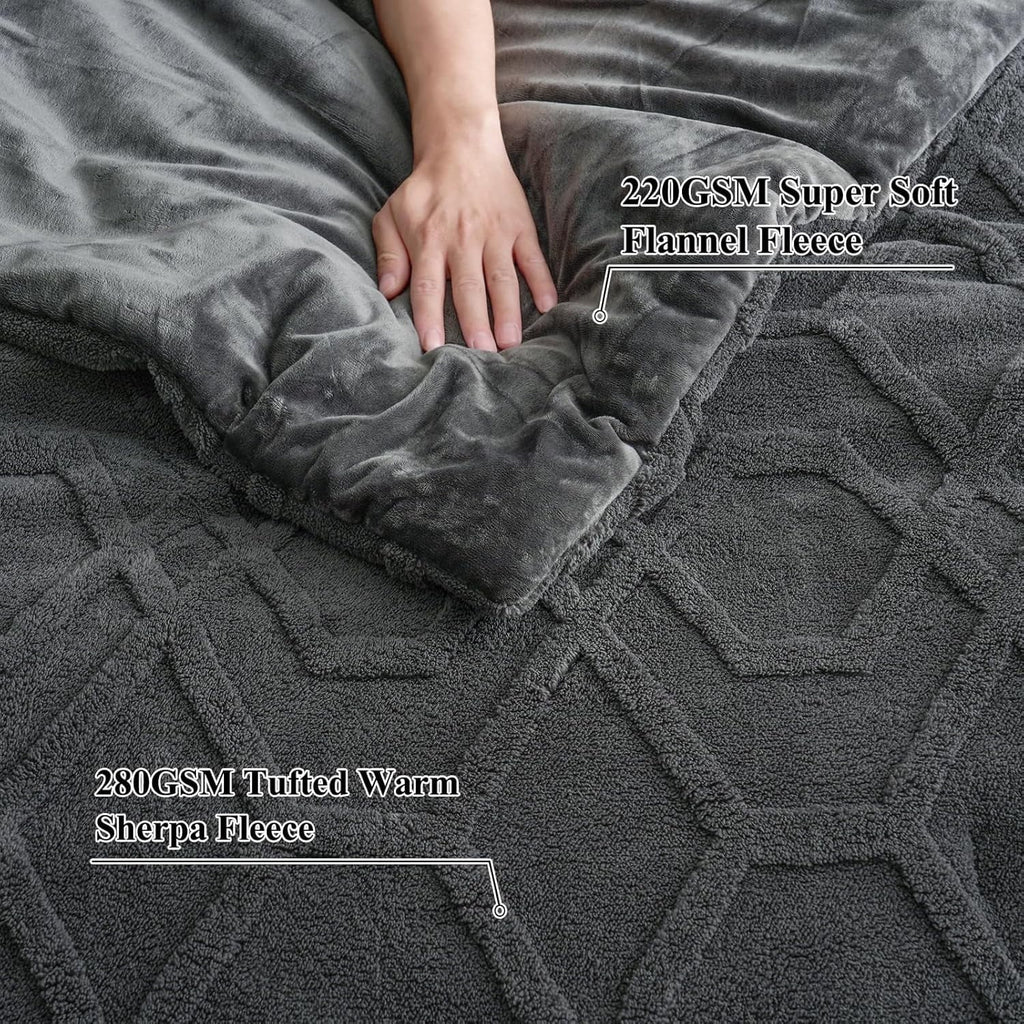 Luxurious Quilted Warm Sherpa Fleece Queen Comforter Set, 3D Tufted Fluffy Dark Grey Bedding for Winter, Soft 3 Pieces Shaggy Bed Set, ... - Luxurious Quilted Duvet Cover Set Detail