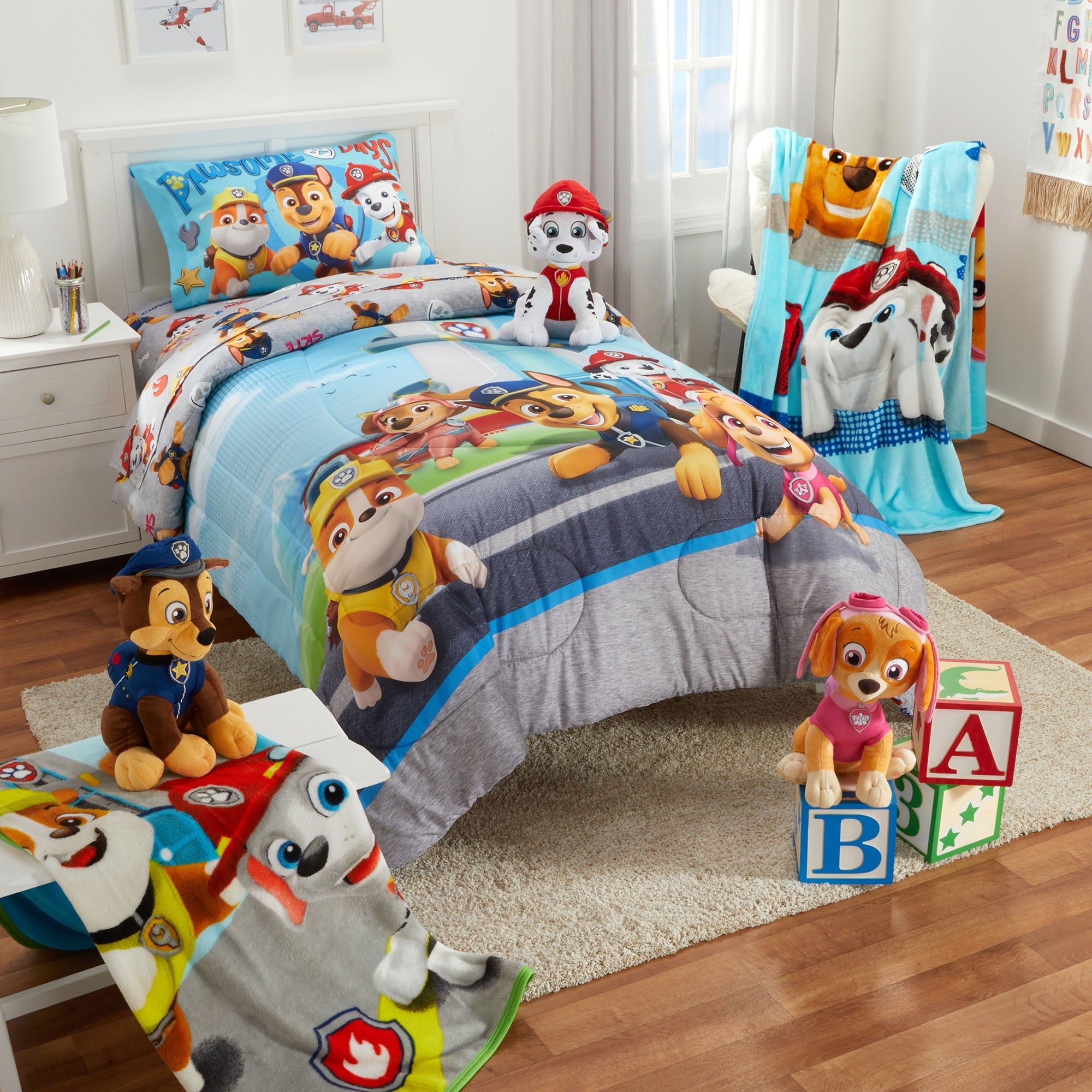 Super Soft Flannel Kids Coral Fleece Throw, 46 x60 - Lightweight Plush Warm Blanket for All Seasons Detail