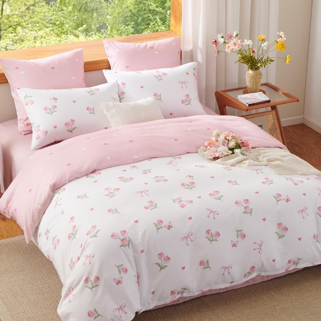 Fluffy Down Alternative Pink Tulip Queen Comforter Set, 3-Piece Pink Flowers Reversible Soft Bedding Set or Adults All Season - Cloud-Like Soft Lightweight Bed Comforter Detail