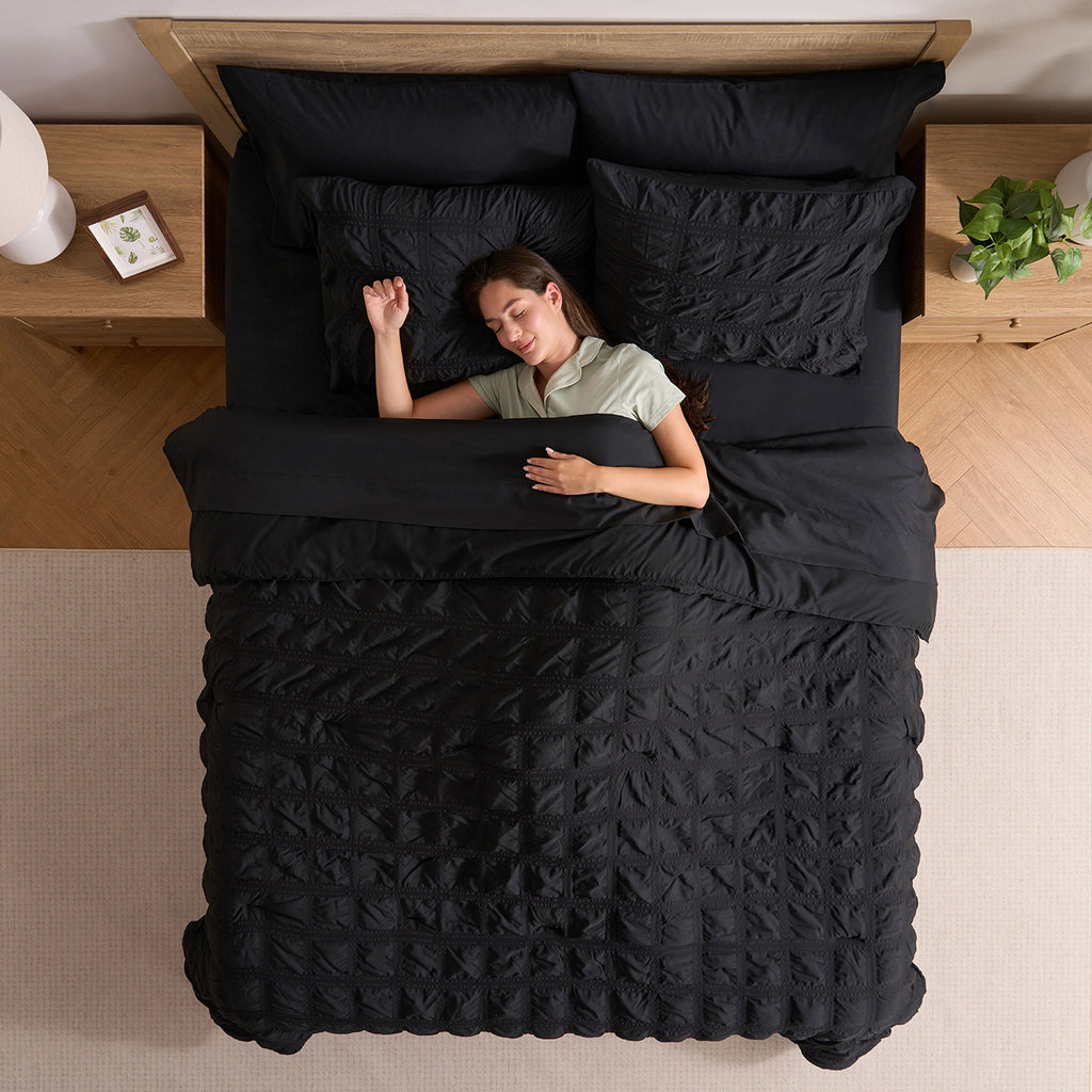 Heavyweight Warmth Queen Comforter Set, Seersucker Queen Size Comforter Set, 7-Pc All Season Bedding Comforter Set, Black - All-Season Down Alternative Comforter Insert Detail