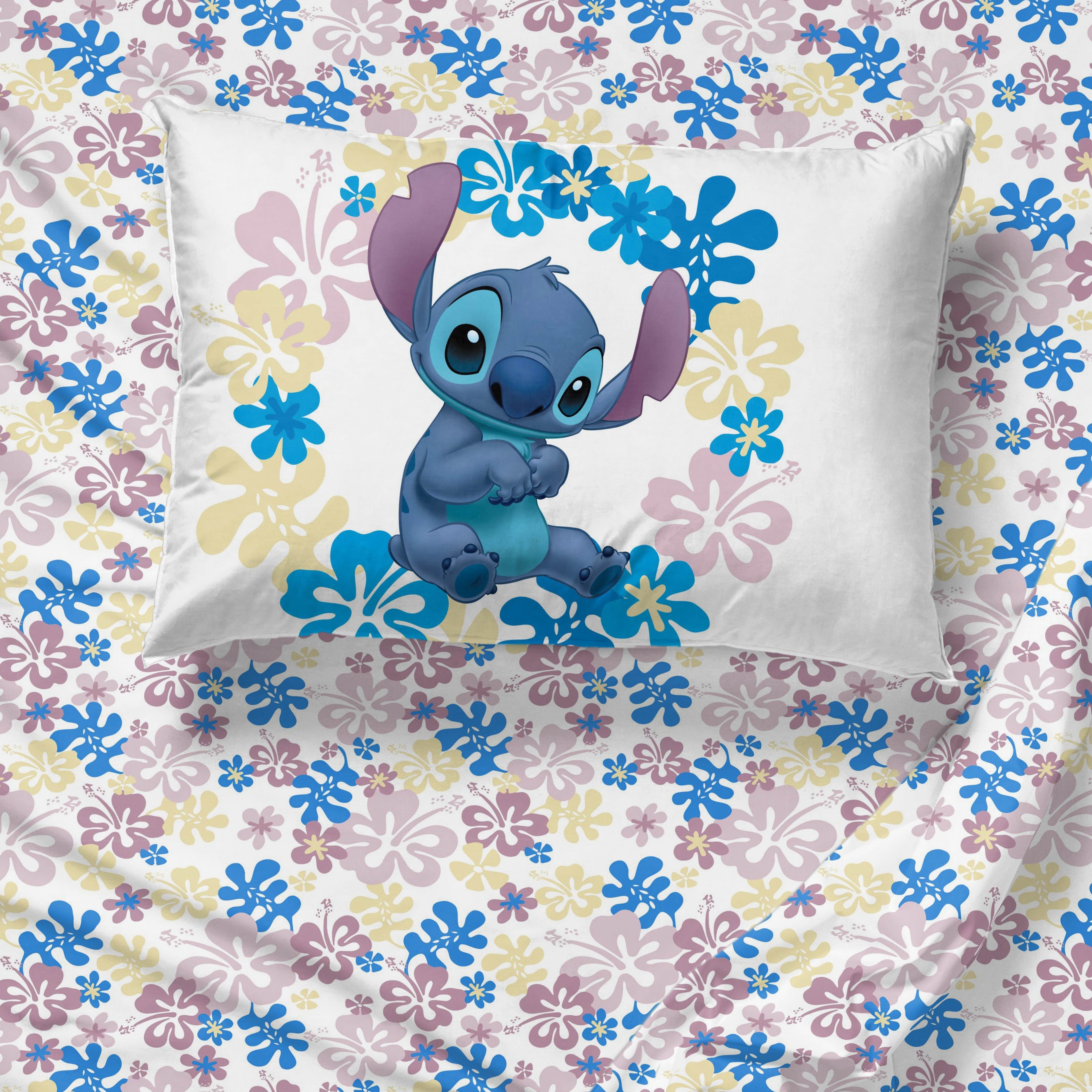 Luxurious Quilted Lilo and Stitch Sweet Stitch 5 Piece Twin Size Kids Comforter Set with Sham - Super Soft Bed Set for Kids - All-Season Down Alternative Comforter Insert Detail