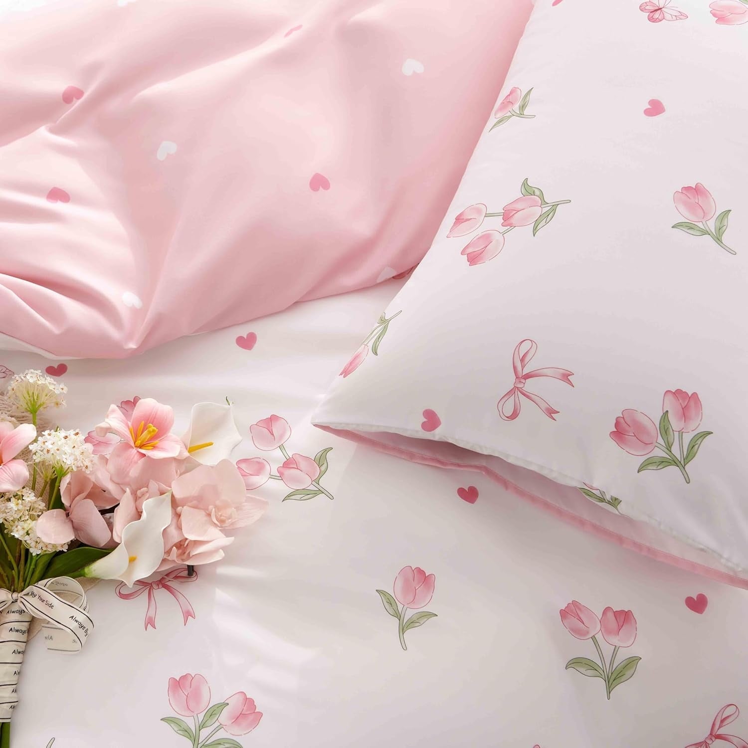Fluffy Down Alternative Pink Tulip Queen Comforter Set, 3-Piece Pink Flowers Reversible Soft Bedding Set or Adults All Season - Cloud-Like Soft Lightweight Bed Comforter Detail