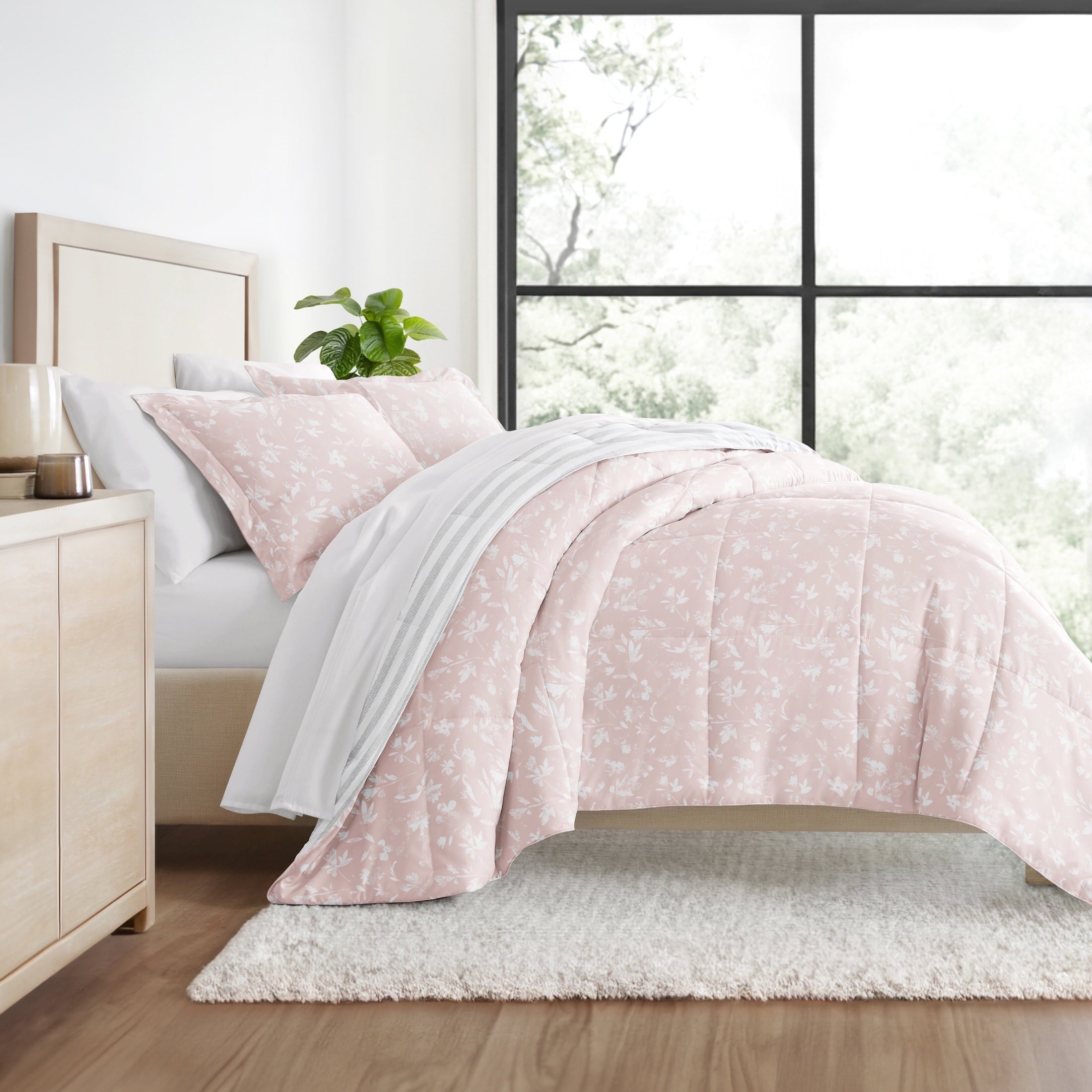 Hypoallergenic Cloud All Season Ultra Soft Comforter Set Lightweight Bedding in Pressed Flowers for Full/Queen Size - All-Season Down Alternative Comforter Insert - Default Title