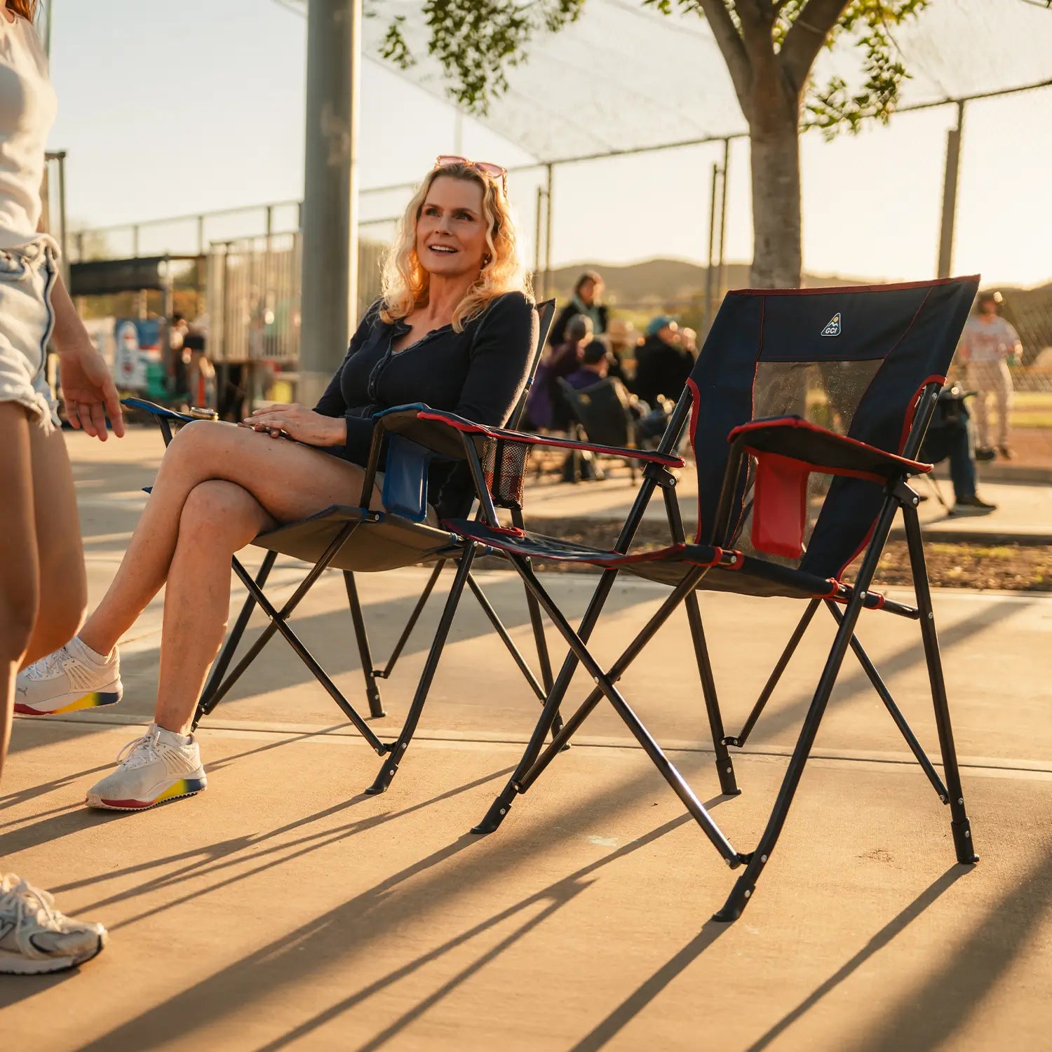 Telescoping Frame Comfort Quad Chair - Choice 989 - Ultra-Lightweight Telescoping PackSeat Travel Stool Detail