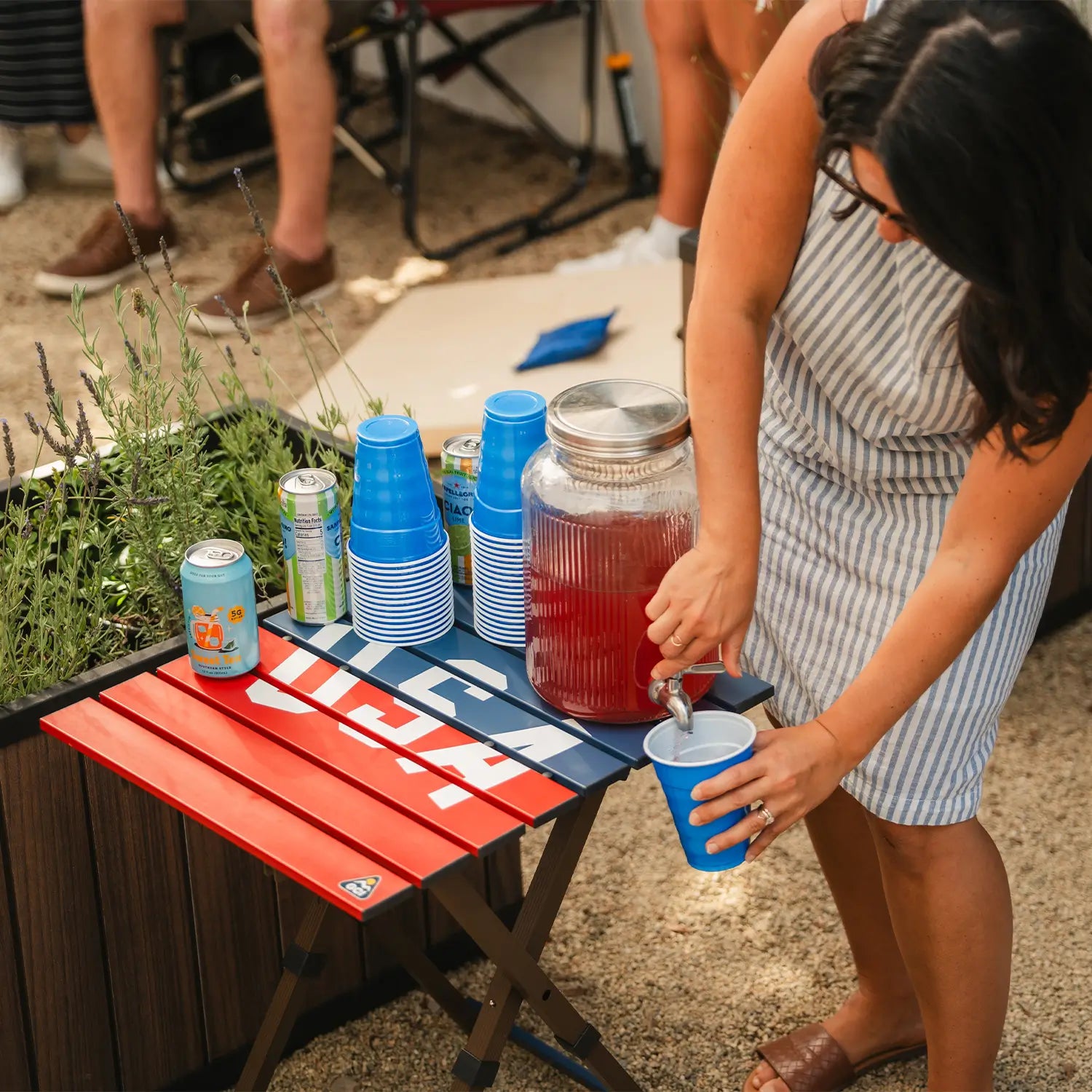 Portable Staging Compact Camp Table 20 - USA Anniversary Deluxe - Choice 757 - Slim-Fold Outdoor Cook Station with Storage Shelves Detail