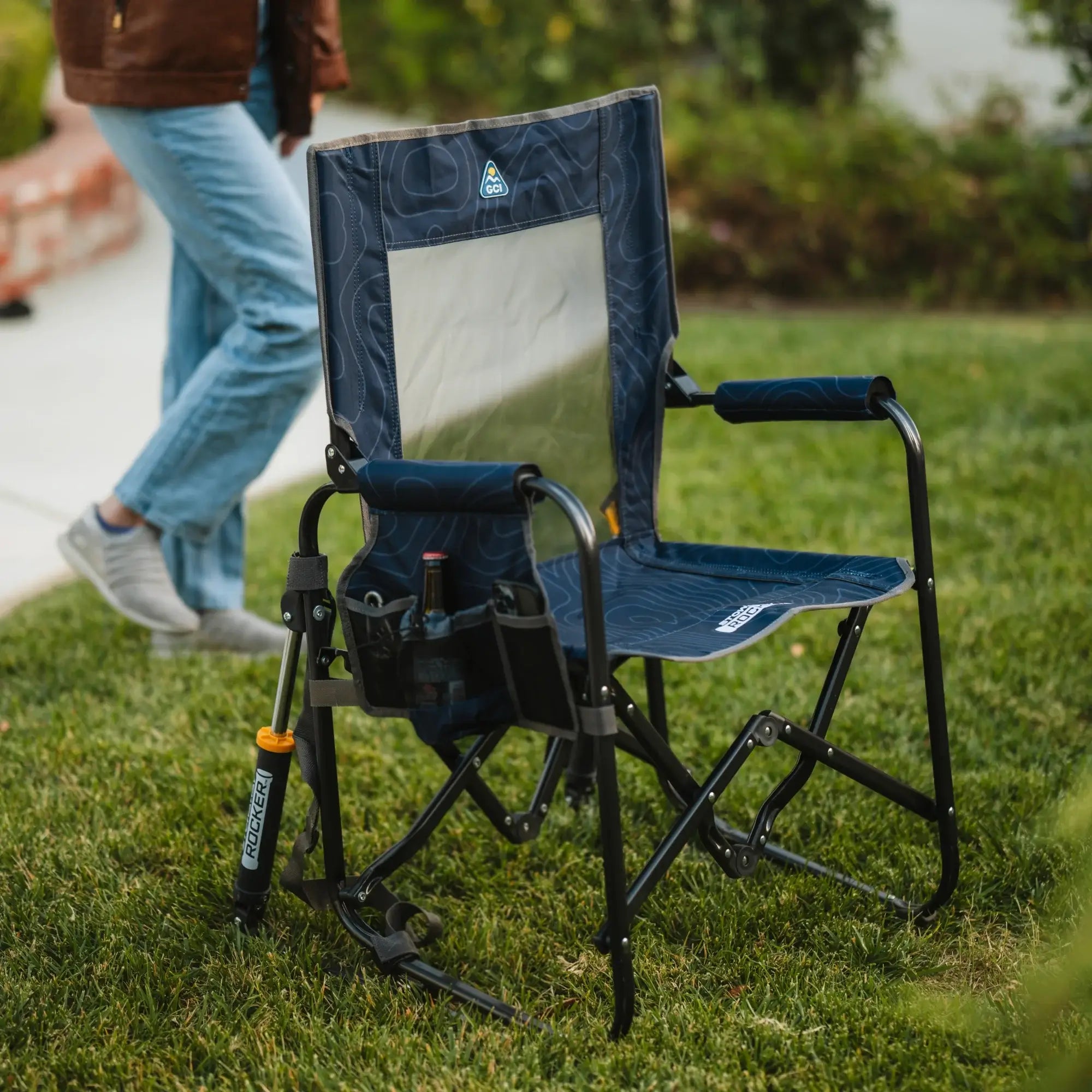 Patented Spring-Action Stowaway Rocker - Choice 794 - Heavy-Duty Kickback Rocker with Beverage Holder Detail