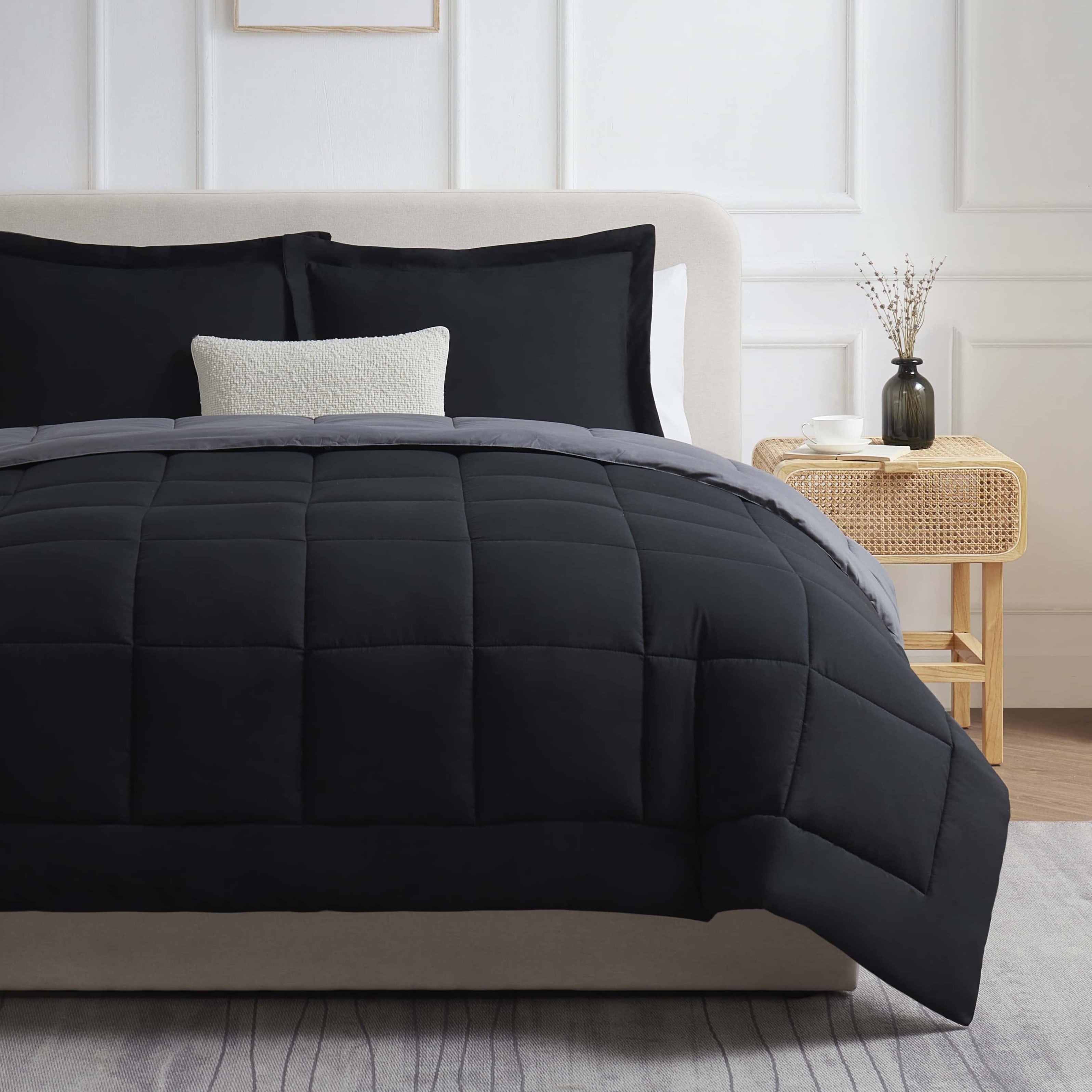 Fluffy Down Alternative Queen Comforter Set, 3 Piece Bed in a Bag, Reversible Down Alternative Bedding Set, Black & Gray - All-Season Down Alternative Comforter Insert - Default Title
