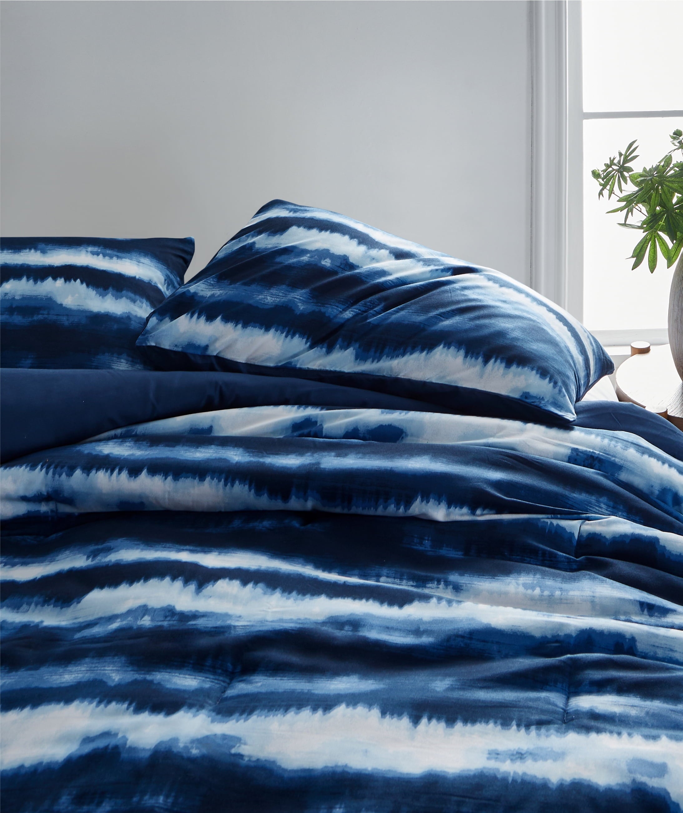 All-Season Tie Dye Navy 3 Piece Comforter Set, Full - Luxurious Quilted Duvet Cover Set - Default Title