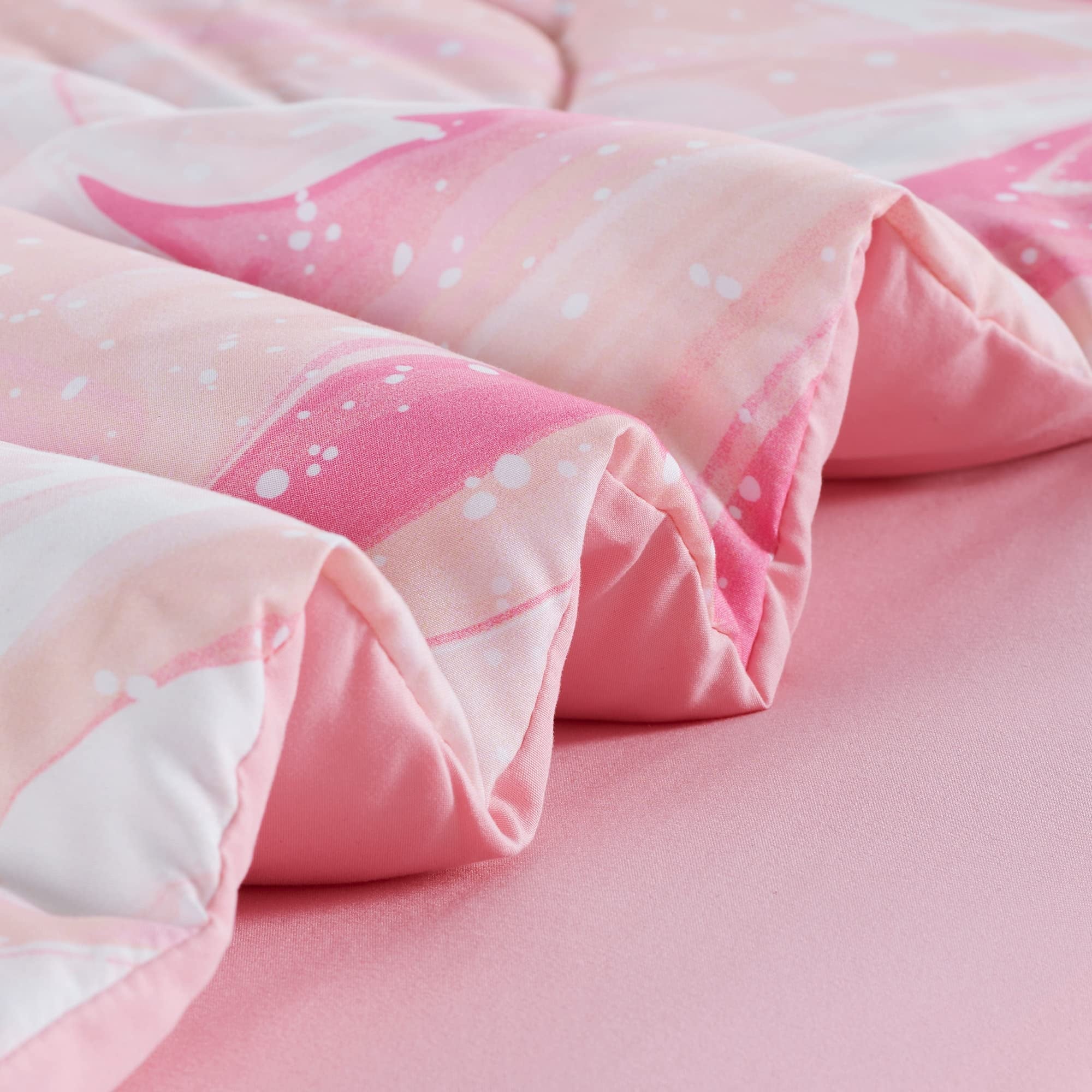 Luxurious Quilted Kids Twin Bedding Comforter Set - 5 Pieces Super Cute & Soft Bedding Sets & Collections with Comforter, Sheet, Pillow... - Cloud-Like Soft Lightweight Bed Comforter Detail