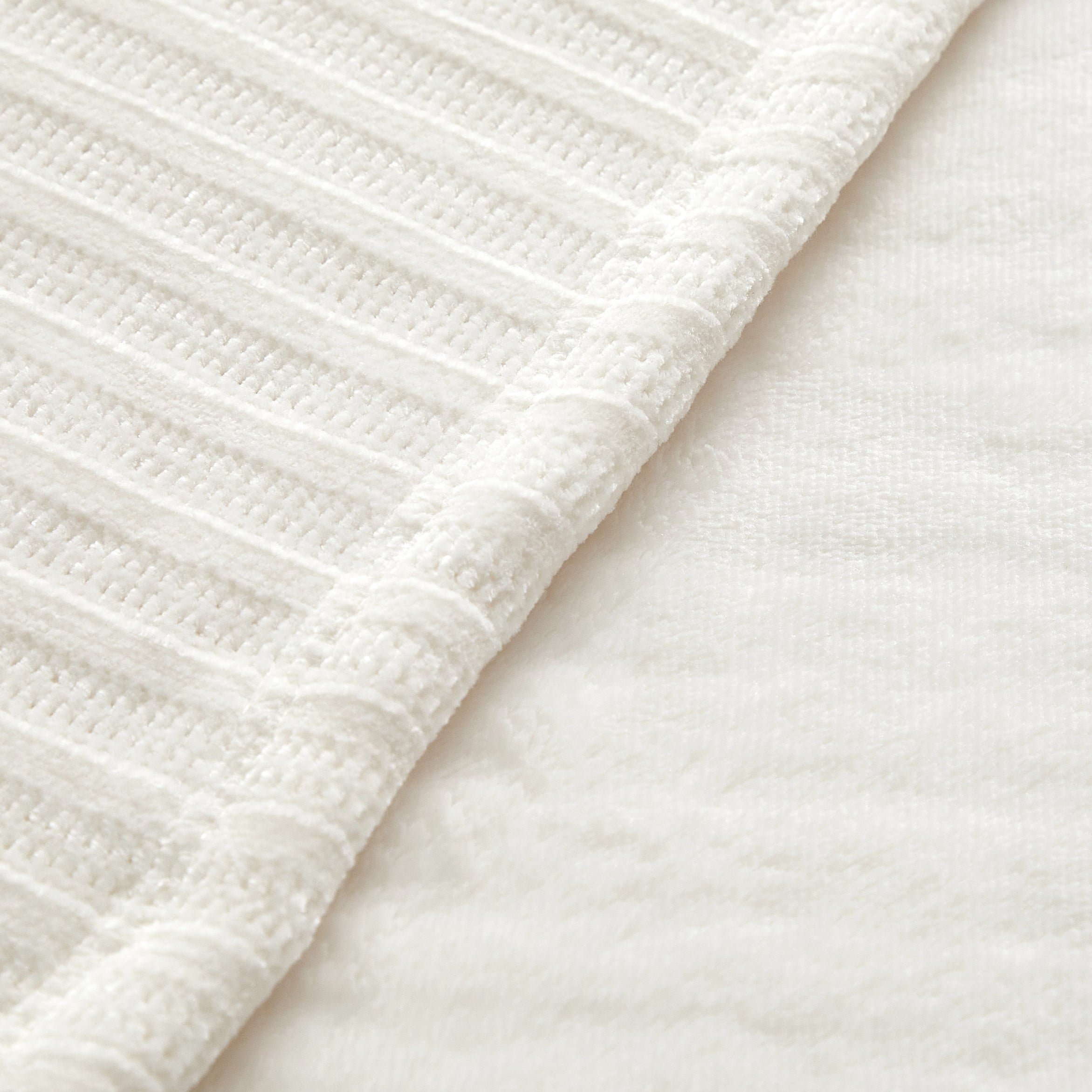 Lightweight Warm Cozy Chenille Reverse to Plush Soft Couch Throw, Vanilla Dream, Standard Size - Super Soft Reversible Sherpa Flannel Blanket Detail