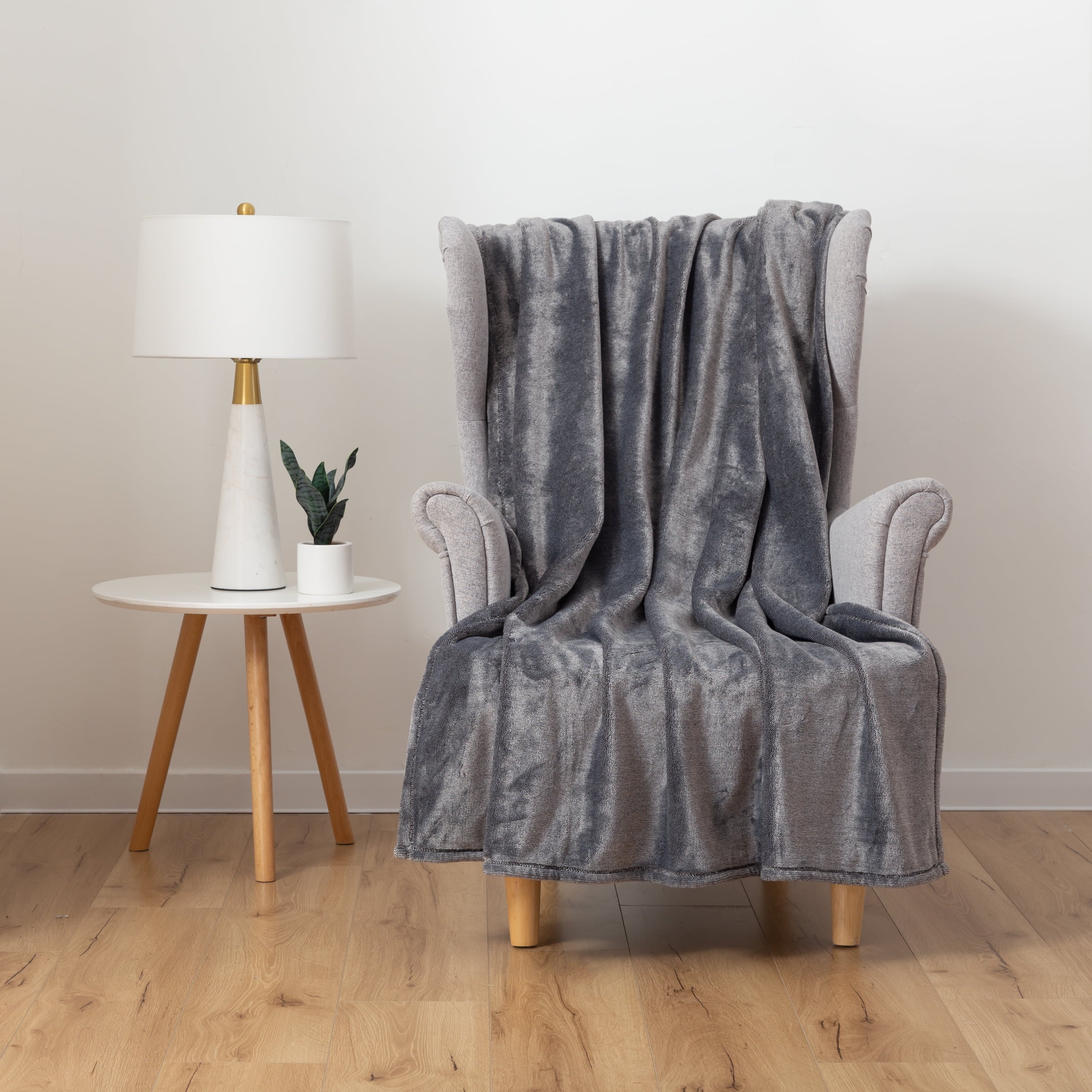 Reversible Sherpa Plush Heathered Soft Oversized Throw Blanket, Gray - Lightweight Plush Warm Blanket for All Seasons Detail