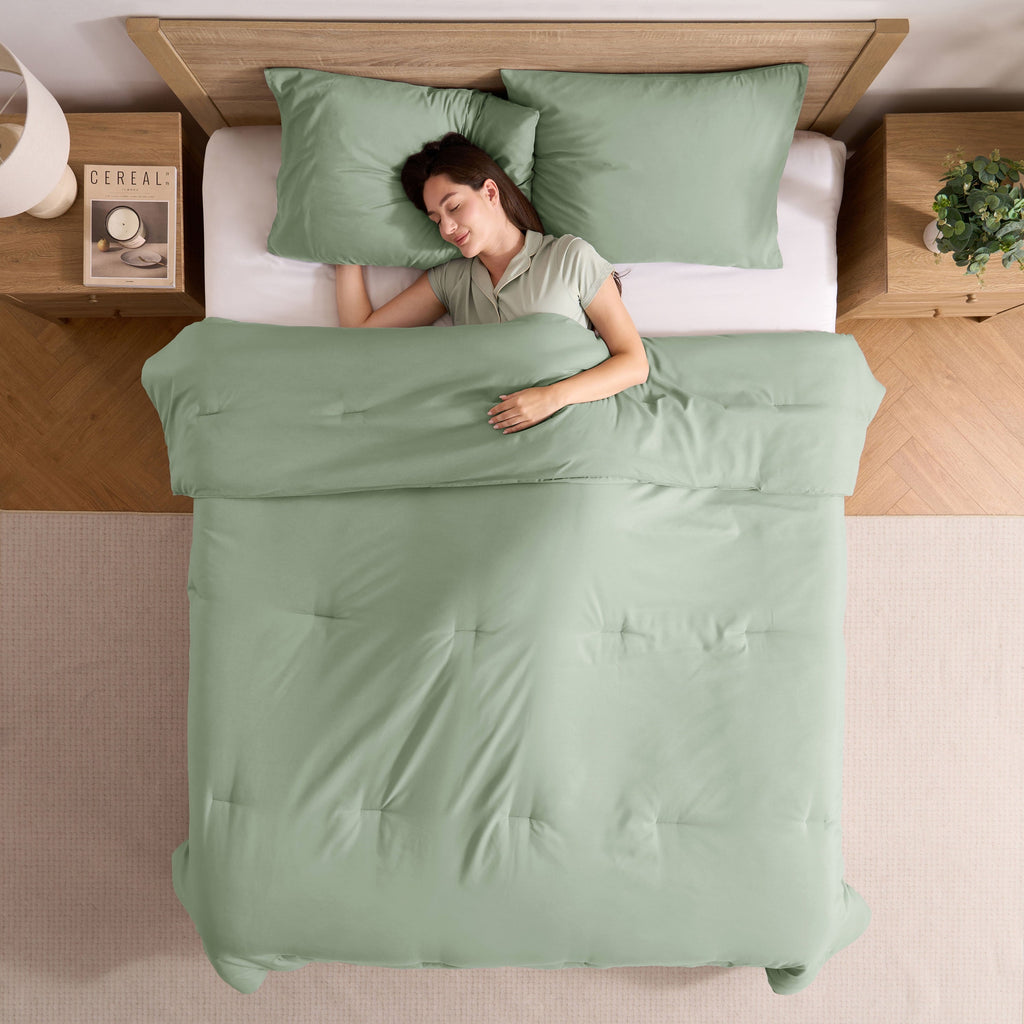 Luxurious Quilted Comforter Sets, All Season Lightweight Solid Queen Comforter Set, 3-Pc Bedding Sets, Sage Green - Hypoallergenic Ultra-Fluffy Quilt for Winter Detail