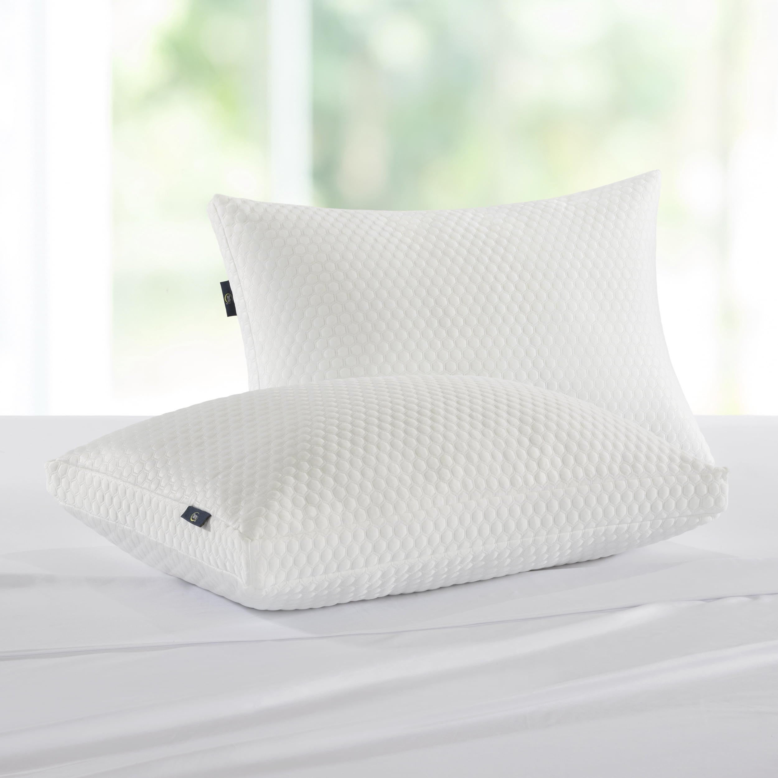Fluffy Shredded Sleep Chill Standard/Queen Bed Pillow, Hypoallergenic Fill - Hotel Quality Plush Sleeping Pillows Detail