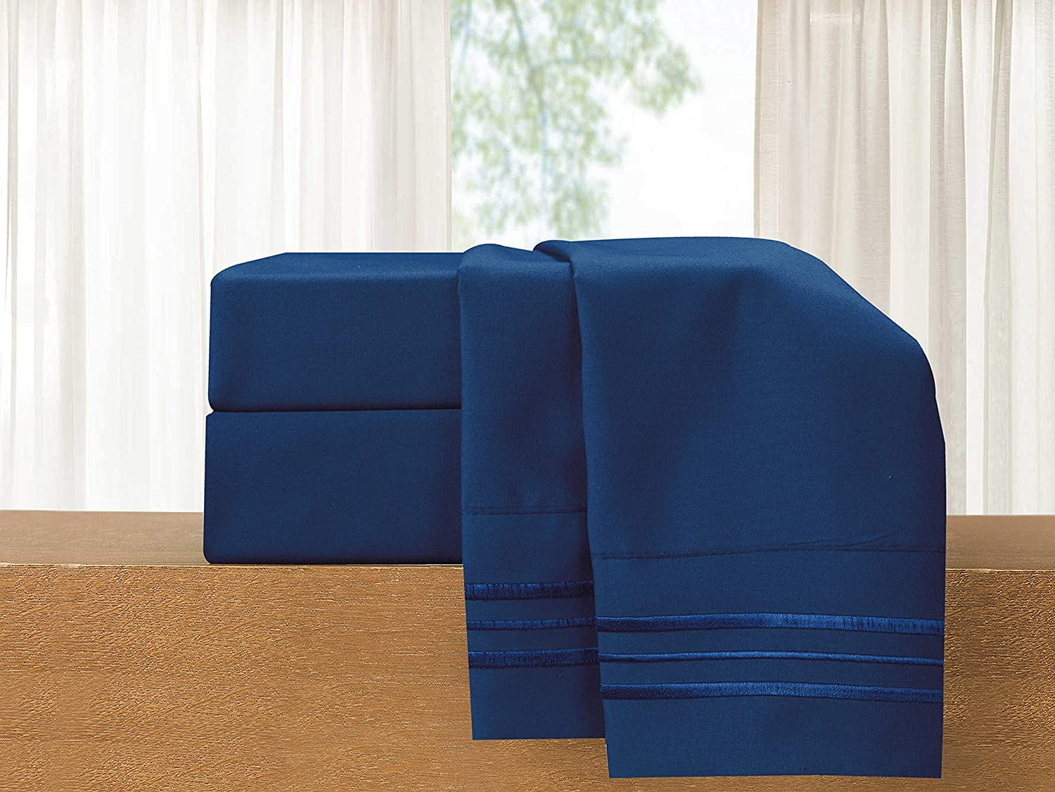 Wrinkle-Resistant 4-Piece Microfiber Bed Sheet Set, Soft & Breathable, Wrinkle & Fade Resistant, Deep Pocket, Queen, Navy Blue - Cooling Hotel Quality Bedding Sheets and Pillowcases Detail