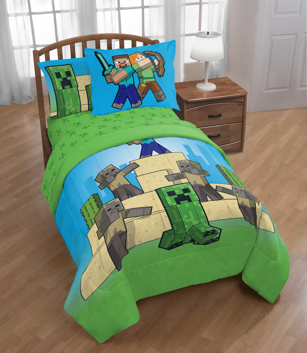 All-Season Desert Mob Action 5 Piece Twin Size Kids Comforter Set with Sham - Gaming Bed Sets for Kids and Teens - Cloud-Like Soft Lightweight Bed Comforter Detail
