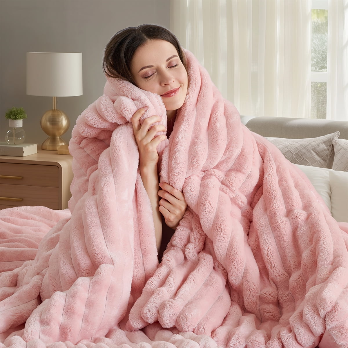 All-Season Full/Queen Size Comforter Set, Fluffy Ribbed Plush Comforter Set, 3-Piece Bedding Set, Pink - Cloud-Like Soft Lightweight Bed Comforter Detail