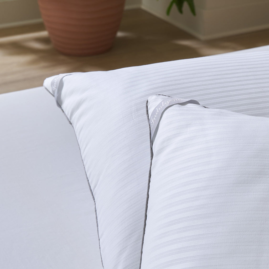 Hotel Collection Down Alternative Bed Pillow, Standard/Queen - Hotel Quality Plush Sleeping Pillows Detail