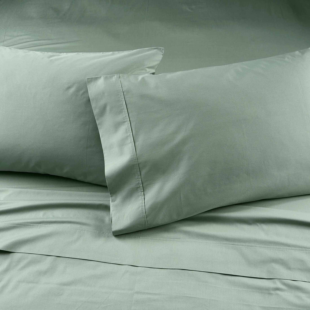 Wrinkle-Resistant Cool & Crisp 4-Piece 300 Thread Count Green River Cotton Percale Sheet Set, Queen - Breathable Egyptian Cotton Flat & Fitted Sheets Detail
